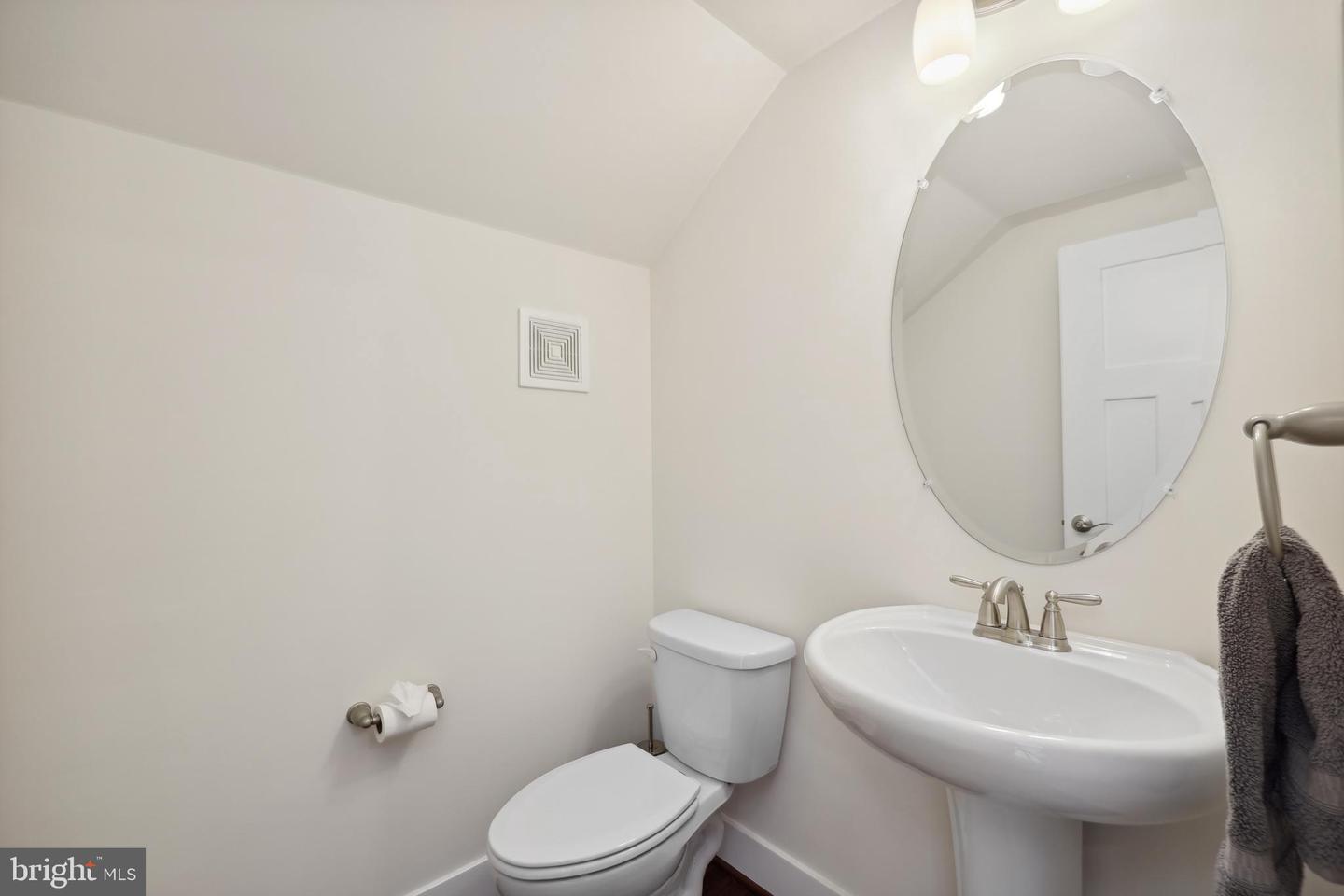 1353 POWHATAN ST, ALEXANDRIA, Virginia 22314, 3 Bedrooms Bedrooms, ,3 BathroomsBathrooms,Residential,For sale,1353 POWHATAN ST,VAAX2044042 MLS # VAAX2044042