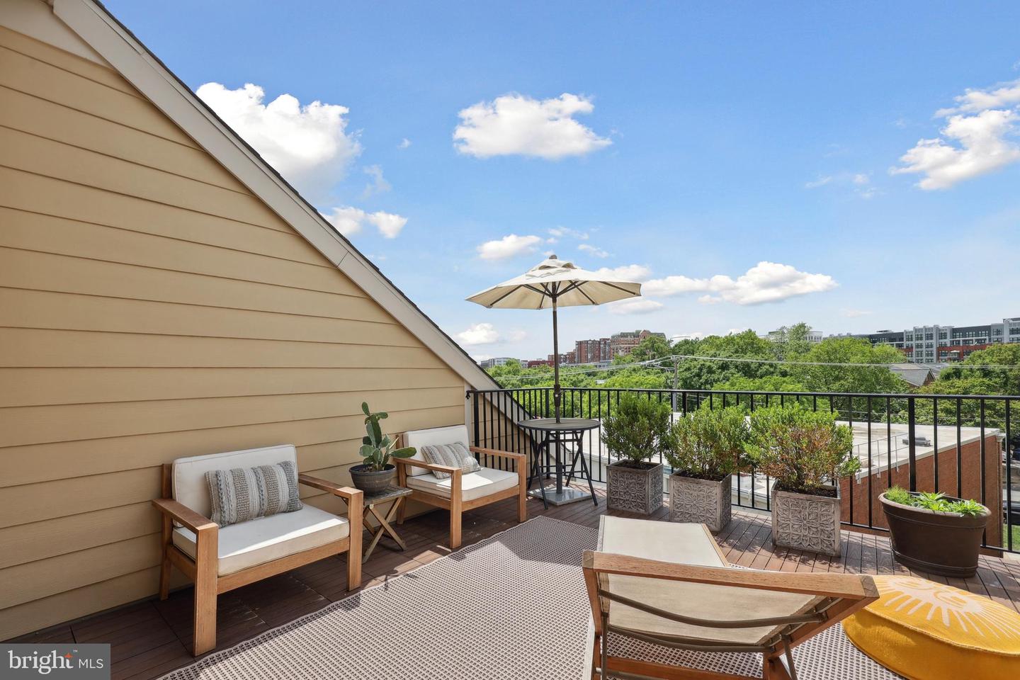 1353 POWHATAN ST, ALEXANDRIA, Virginia 22314, 3 Bedrooms Bedrooms, ,3 BathroomsBathrooms,Residential,For sale,1353 POWHATAN ST,VAAX2044042 MLS # VAAX2044042