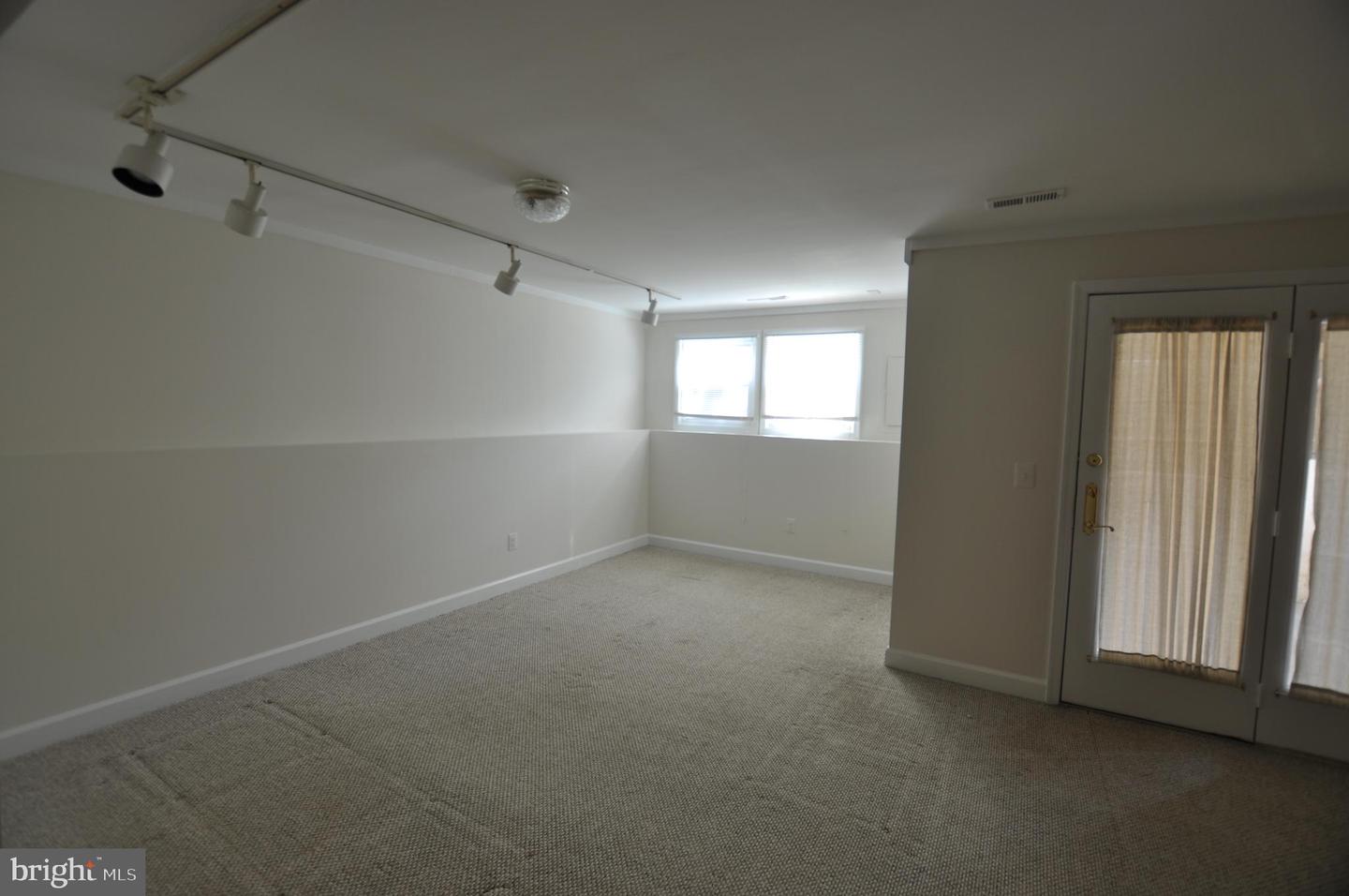 6154 JOUST LN, ALEXANDRIA, Virginia 22315, 2 Bedrooms Bedrooms, ,3 BathroomsBathrooms,Residential,For sale,6154 JOUST LN,VAFX2234268 MLS # VAFX2234268