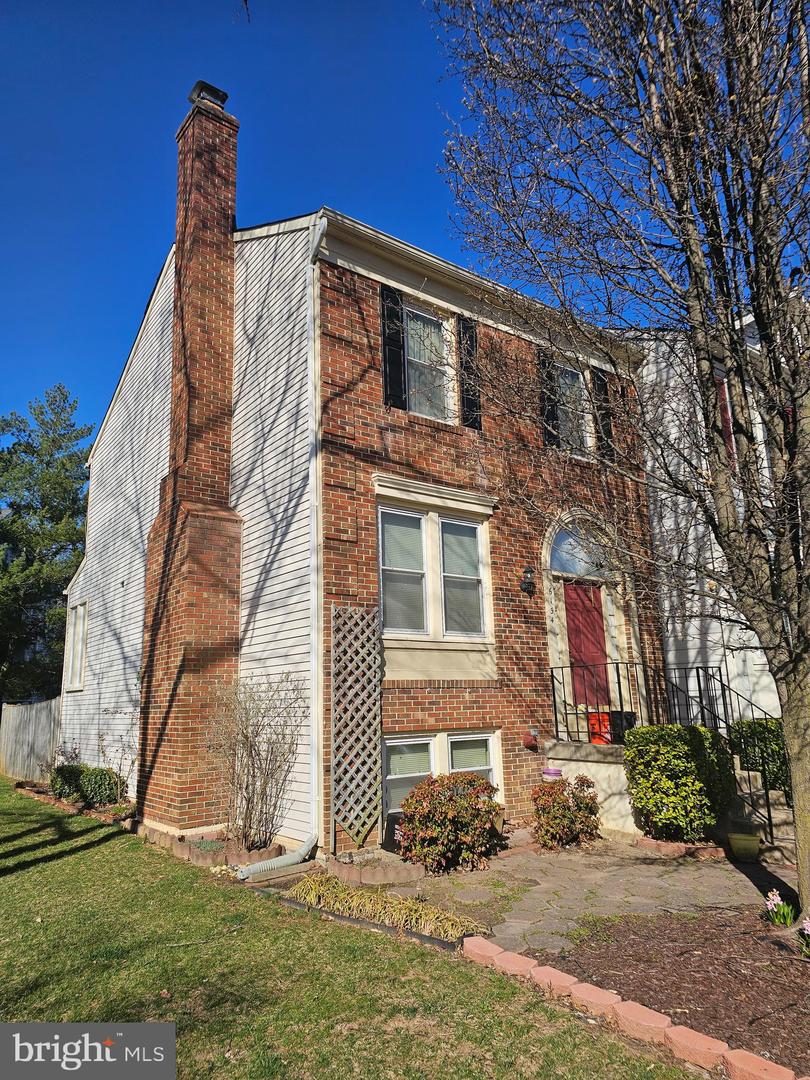 6154 JOUST LN, ALEXANDRIA, Virginia 22315, 2 Bedrooms Bedrooms, ,3 BathroomsBathrooms,Residential,For sale,6154 JOUST LN,VAFX2234268 MLS # VAFX2234268