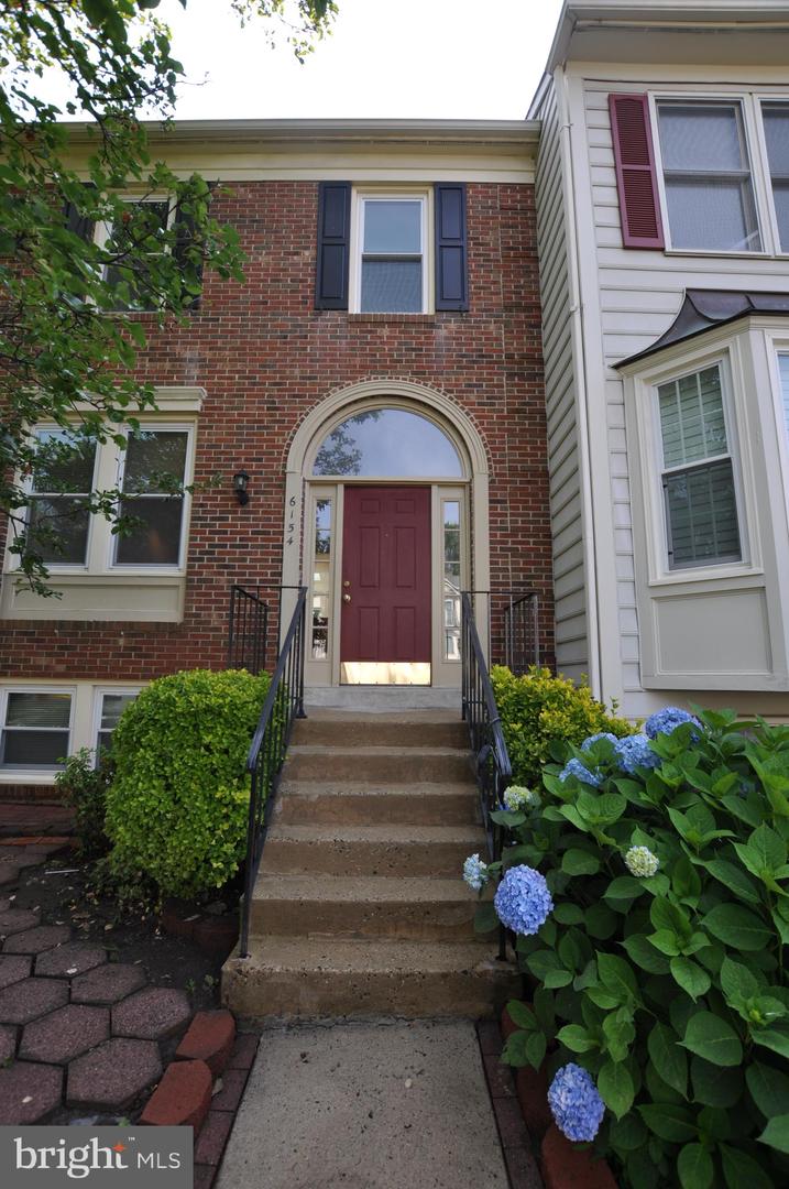 6154 JOUST LN, ALEXANDRIA, Virginia 22315, 2 Bedrooms Bedrooms, ,3 BathroomsBathrooms,Residential,For sale,6154 JOUST LN,VAFX2234268 MLS # VAFX2234268