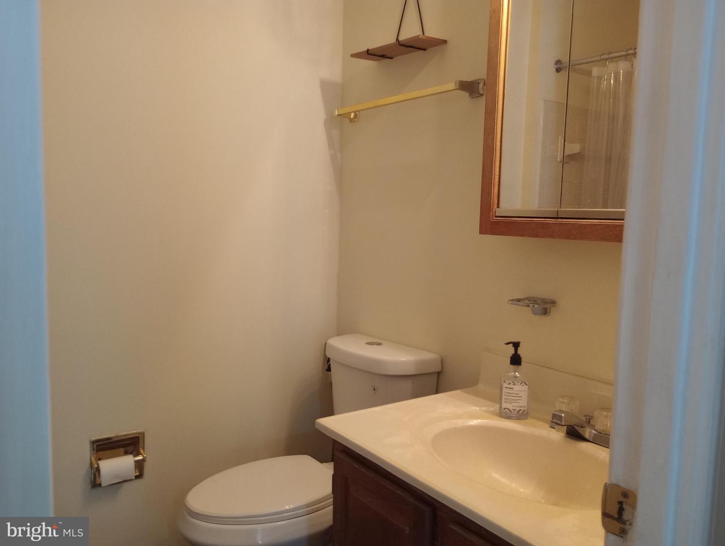 12724 INVERNESS WAY, WOODBRIDGE, Virginia 22192, 4 Bedrooms Bedrooms, ,2 BathroomsBathrooms,Residential,For sale,12724 INVERNESS WAY,VAPW2092444 MLS # VAPW2092444