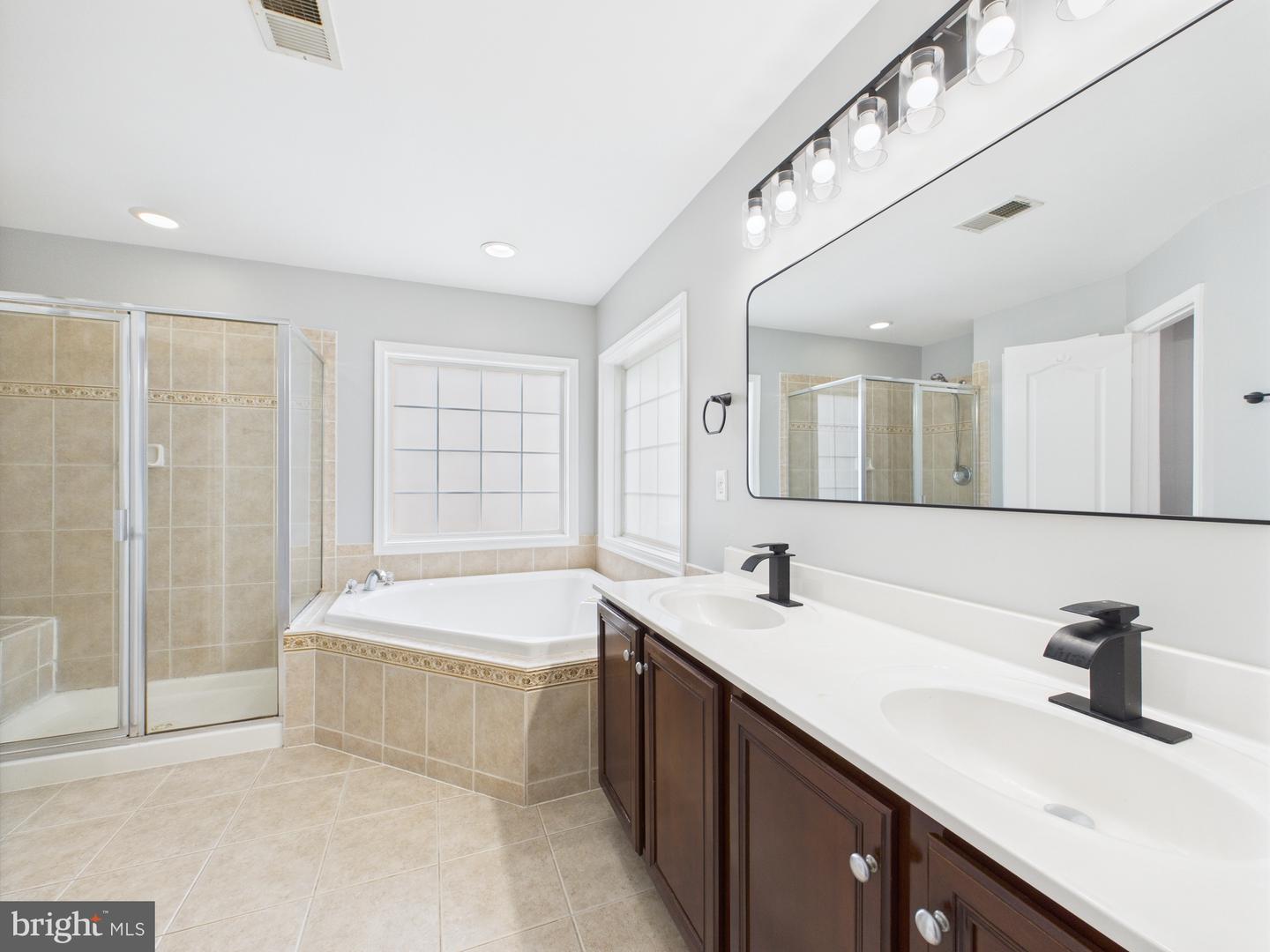 16558 RESERVOIR LOOP, DUMFRIES, Virginia 22026, 5 Bedrooms Bedrooms, ,3 BathroomsBathrooms,Residential,For sale,16558 RESERVOIR LOOP,VAPW2092522 MLS # VAPW2092522