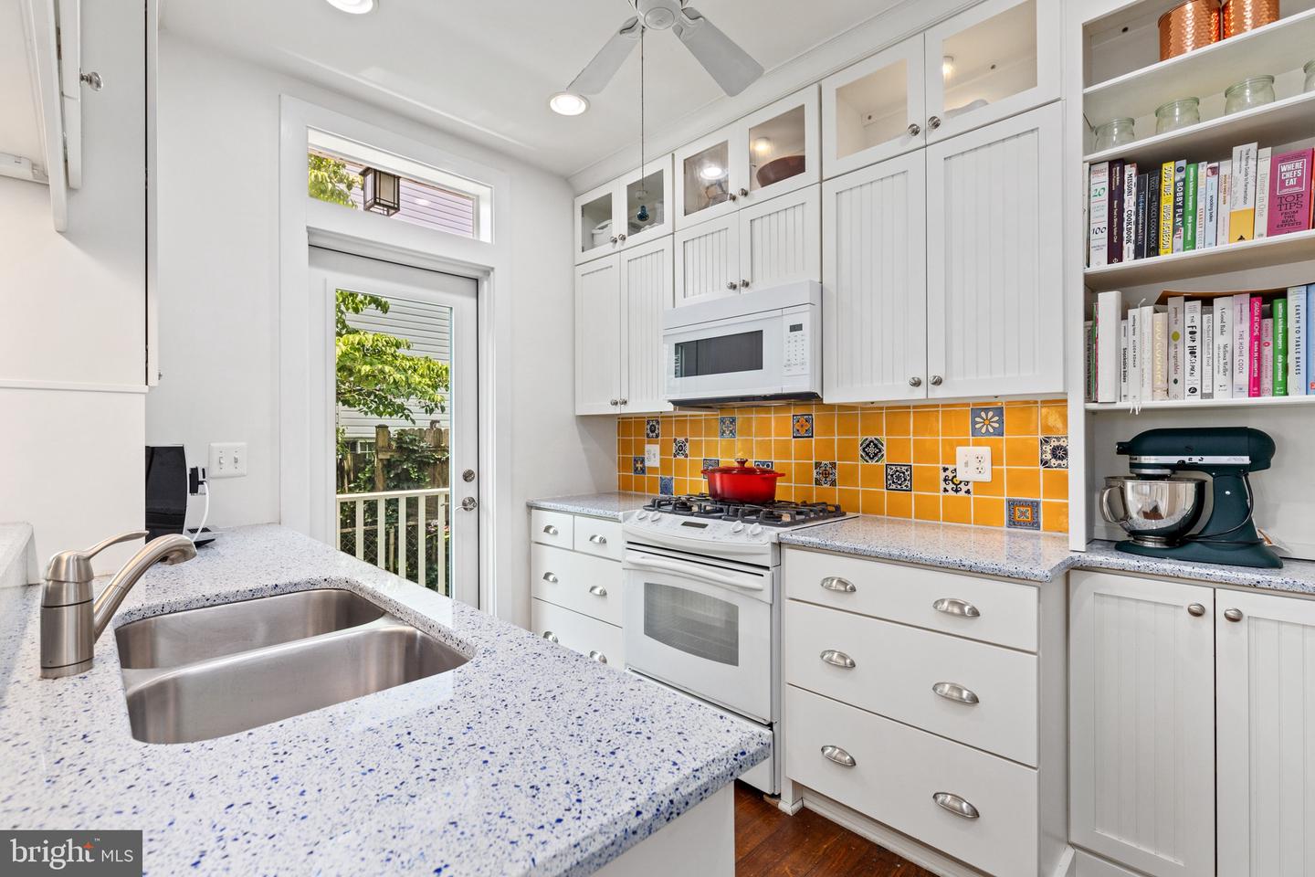 19 W WYATT AVE, ALEXANDRIA, Virginia 22301, 4 Bedrooms Bedrooms, ,3 BathroomsBathrooms,Residential,For sale,19 W WYATT AVE,VAAX2044468 MLS # VAAX2044468