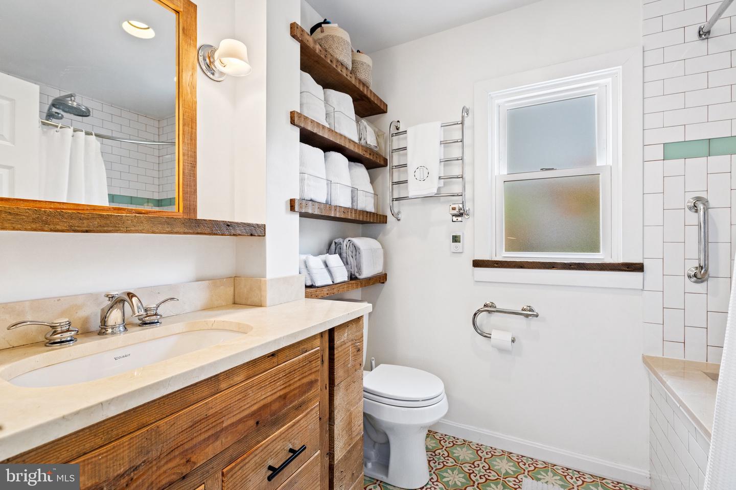 19 W WYATT AVE, ALEXANDRIA, Virginia 22301, 4 Bedrooms Bedrooms, ,3 BathroomsBathrooms,Residential,For sale,19 W WYATT AVE,VAAX2044468 MLS # VAAX2044468