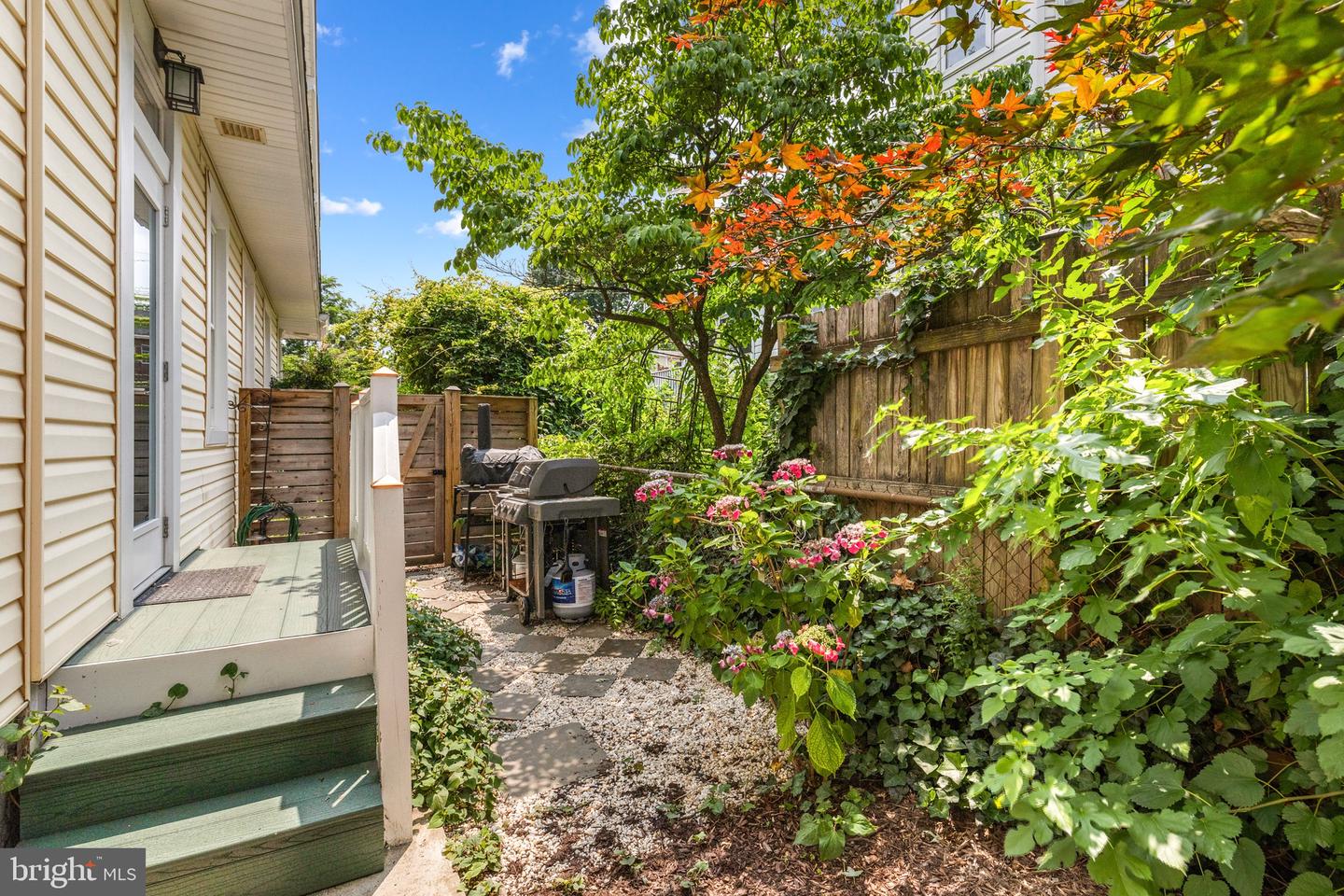 19 W WYATT AVE, ALEXANDRIA, Virginia 22301, 4 Bedrooms Bedrooms, ,3 BathroomsBathrooms,Residential,For sale,19 W WYATT AVE,VAAX2044468 MLS # VAAX2044468