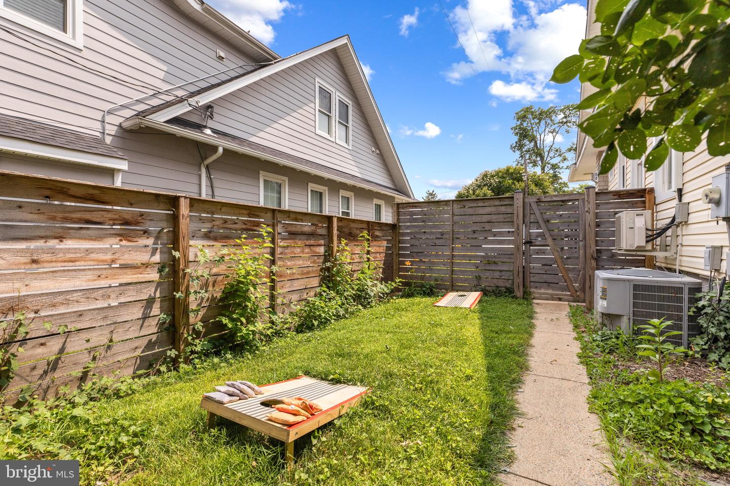 19 W WYATT AVE, ALEXANDRIA, Virginia 22301, 4 Bedrooms Bedrooms, ,3 BathroomsBathrooms,Residential,For sale,19 W WYATT AVE,VAAX2044468 MLS # VAAX2044468