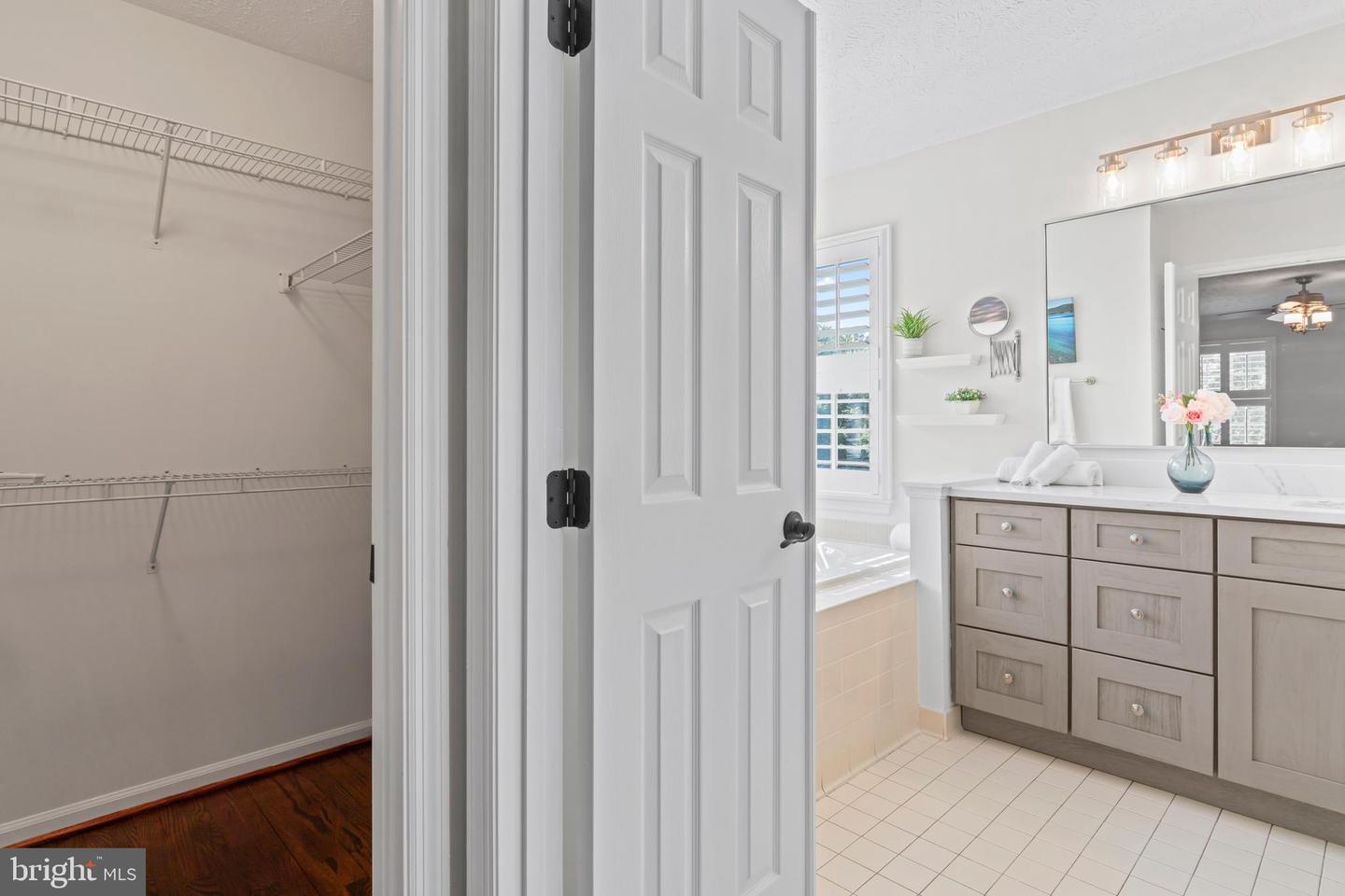 2206 MILBURN LN, RESTON, Virginia 20191, 5 Bedrooms Bedrooms, ,3 BathroomsBathrooms,Residential,For sale,2206 MILBURN LN,VAFX2236182 MLS # VAFX2236182