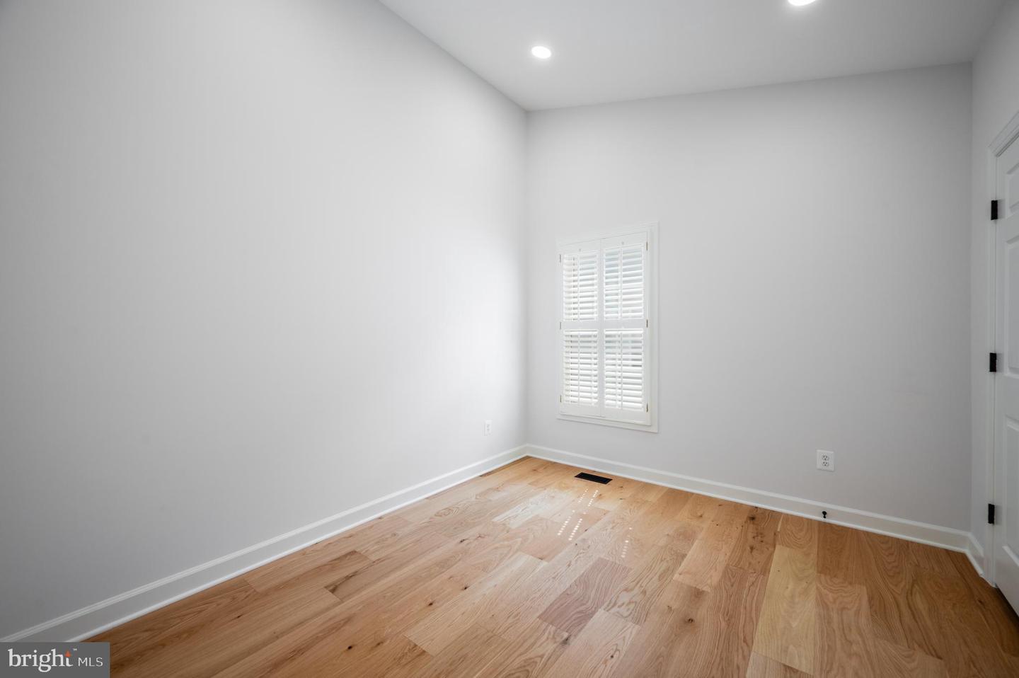20518 SWECKER FARM PL, STERLING, Virginia 20165, 3 Bedrooms Bedrooms, ,2 BathroomsBathrooms,Residential,For sale,20518 SWECKER FARM PL,VALO2094730 MLS # VALO2094730