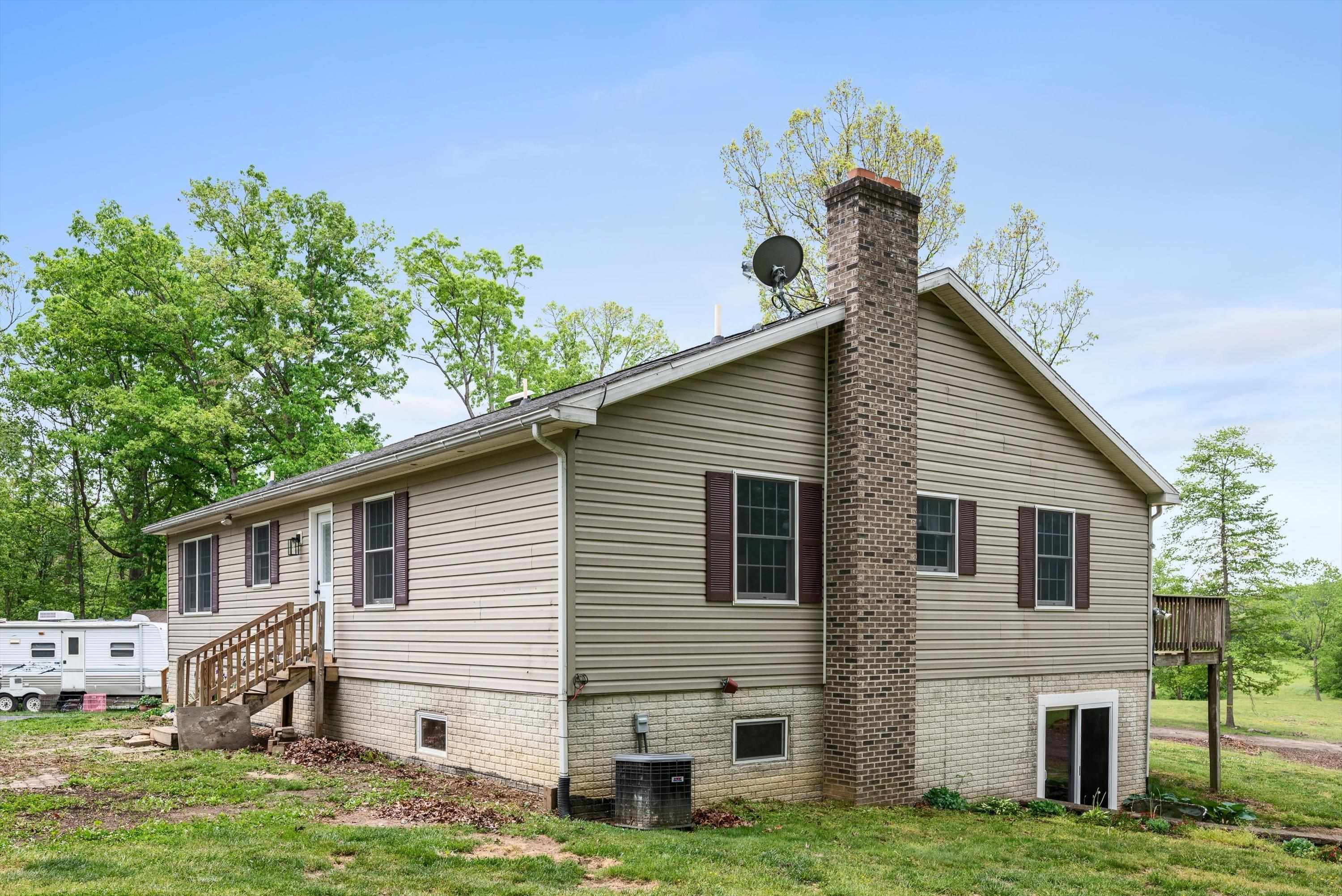 246 LOCUST LN, EDINBURG, Virginia 22824, 5 Bedrooms Bedrooms, ,3 BathroomsBathrooms,Residential,246 LOCUST LN,665736 MLS # 665736