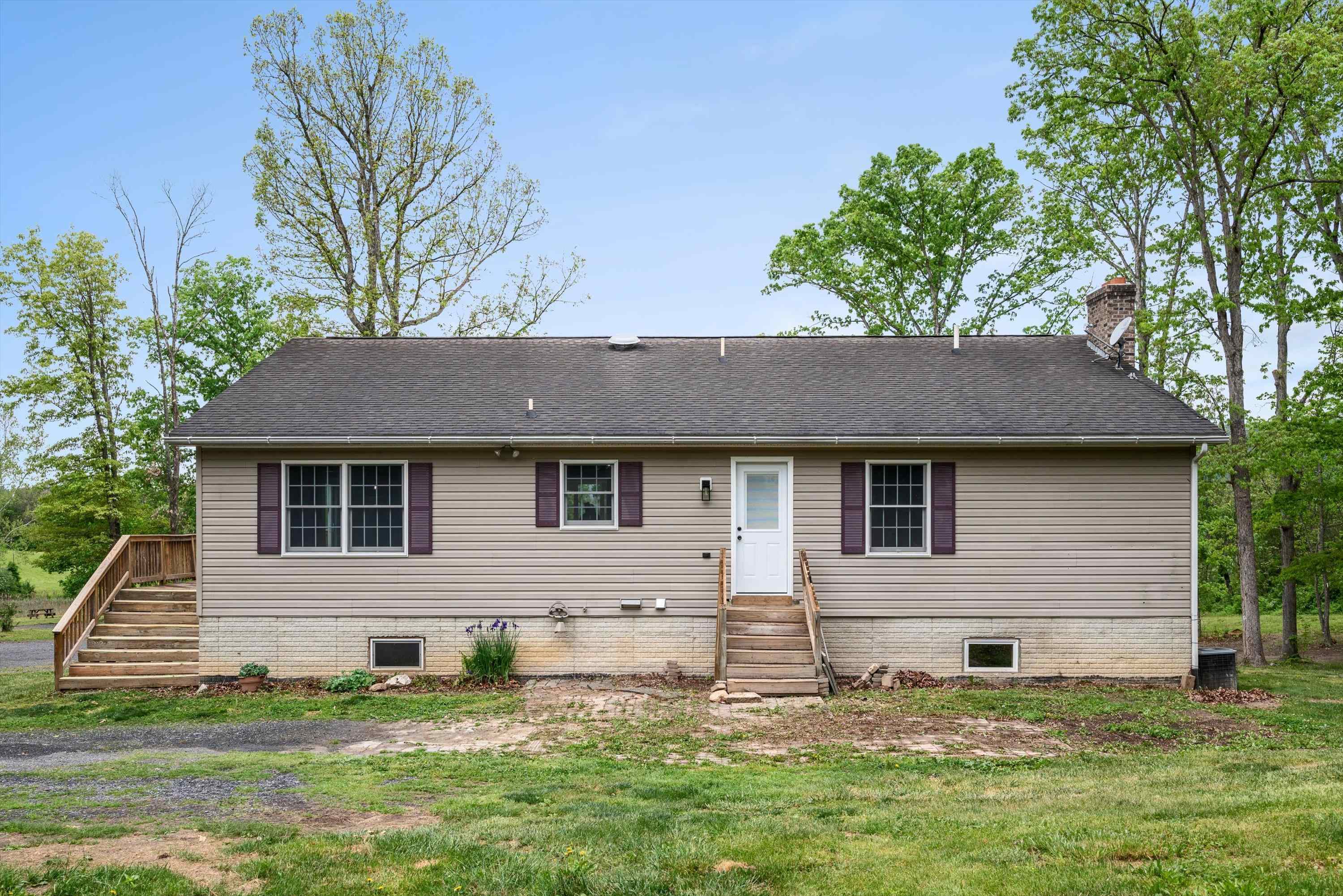 246 LOCUST LN, EDINBURG, Virginia 22824, 5 Bedrooms Bedrooms, ,3 BathroomsBathrooms,Residential,246 LOCUST LN,665736 MLS # 665736