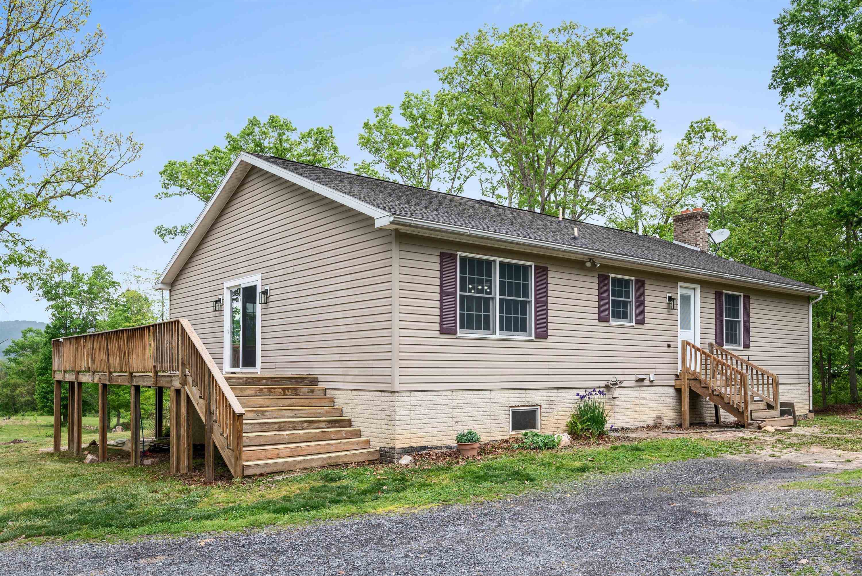 246 LOCUST LN, EDINBURG, Virginia 22824, 5 Bedrooms Bedrooms, ,3 BathroomsBathrooms,Residential,246 LOCUST LN,665736 MLS # 665736