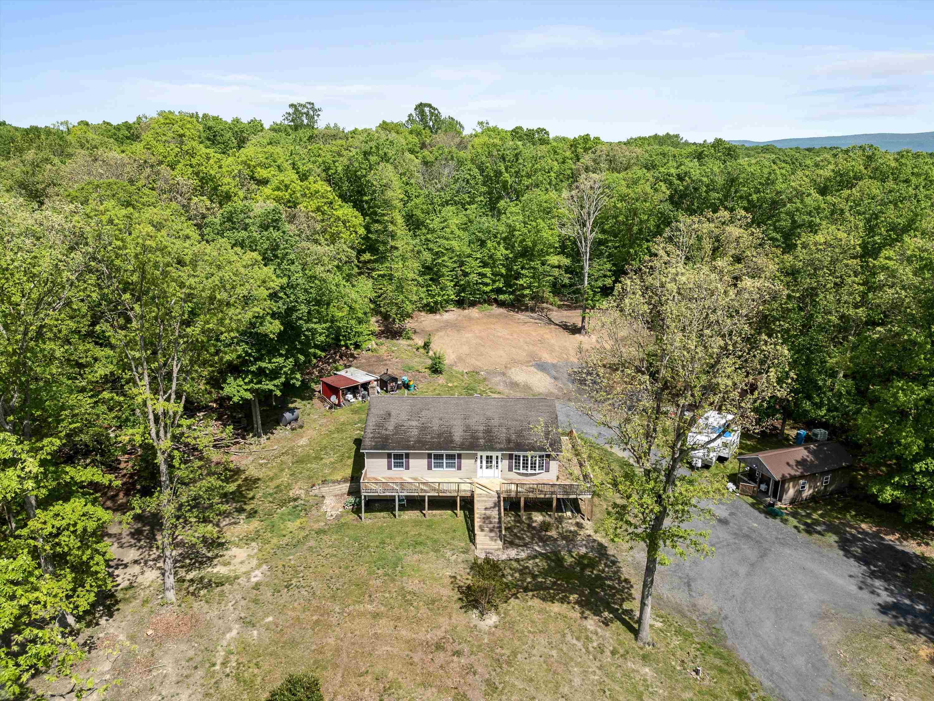 246 LOCUST LN, EDINBURG, Virginia 22824, 5 Bedrooms Bedrooms, ,3 BathroomsBathrooms,Residential,246 LOCUST LN,665736 MLS # 665736