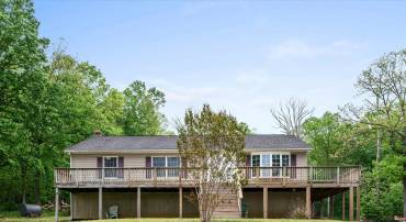 246 LOCUST LN, EDINBURG, Virginia 22824, 5 Bedrooms Bedrooms, ,3 BathroomsBathrooms,Residential,246 LOCUST LN,665736 MLS # 665736