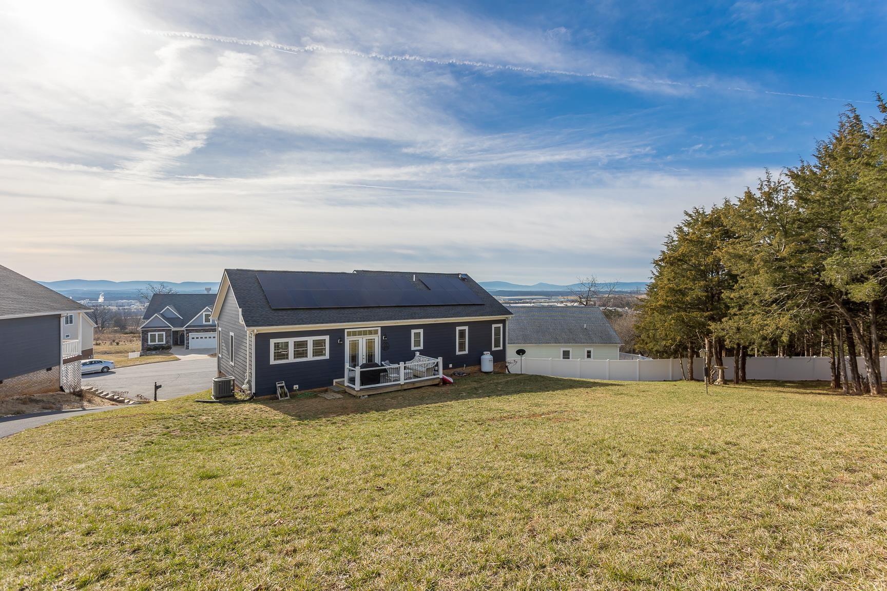 123 BEAUREGARD DR, STAUNTON, Virginia 24401, 3 Bedrooms Bedrooms, ,3 BathroomsBathrooms,Residential,123 BEAUREGARD DR,665747 MLS # 665747