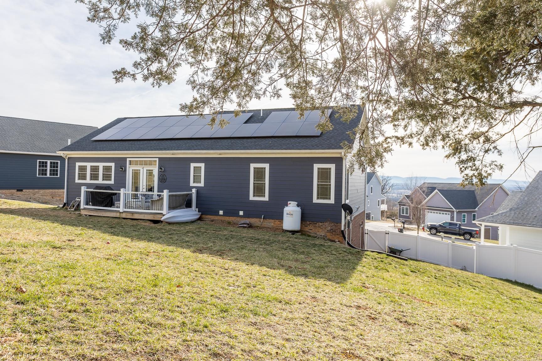 123 BEAUREGARD DR, STAUNTON, Virginia 24401, 3 Bedrooms Bedrooms, ,3 BathroomsBathrooms,Residential,123 BEAUREGARD DR,665747 MLS # 665747