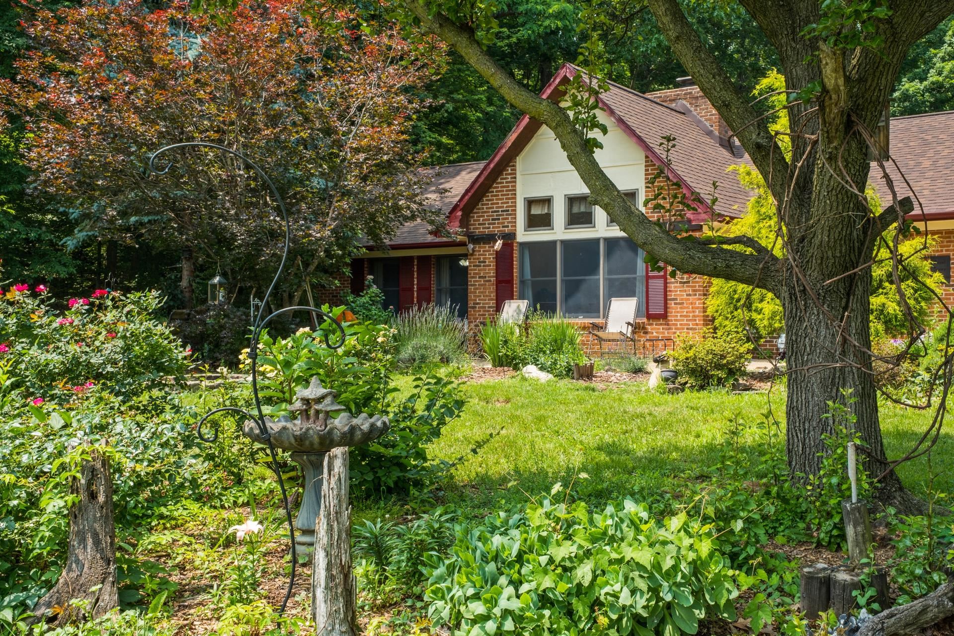 605 CHURCHMANS MILL RD, STUARTS DRAFT, Virginia 24477, 3 Bedrooms Bedrooms, ,2 BathroomsBathrooms,Residential,Cottage with Views!,605 CHURCHMANS MILL RD,665748 MLS # 665748