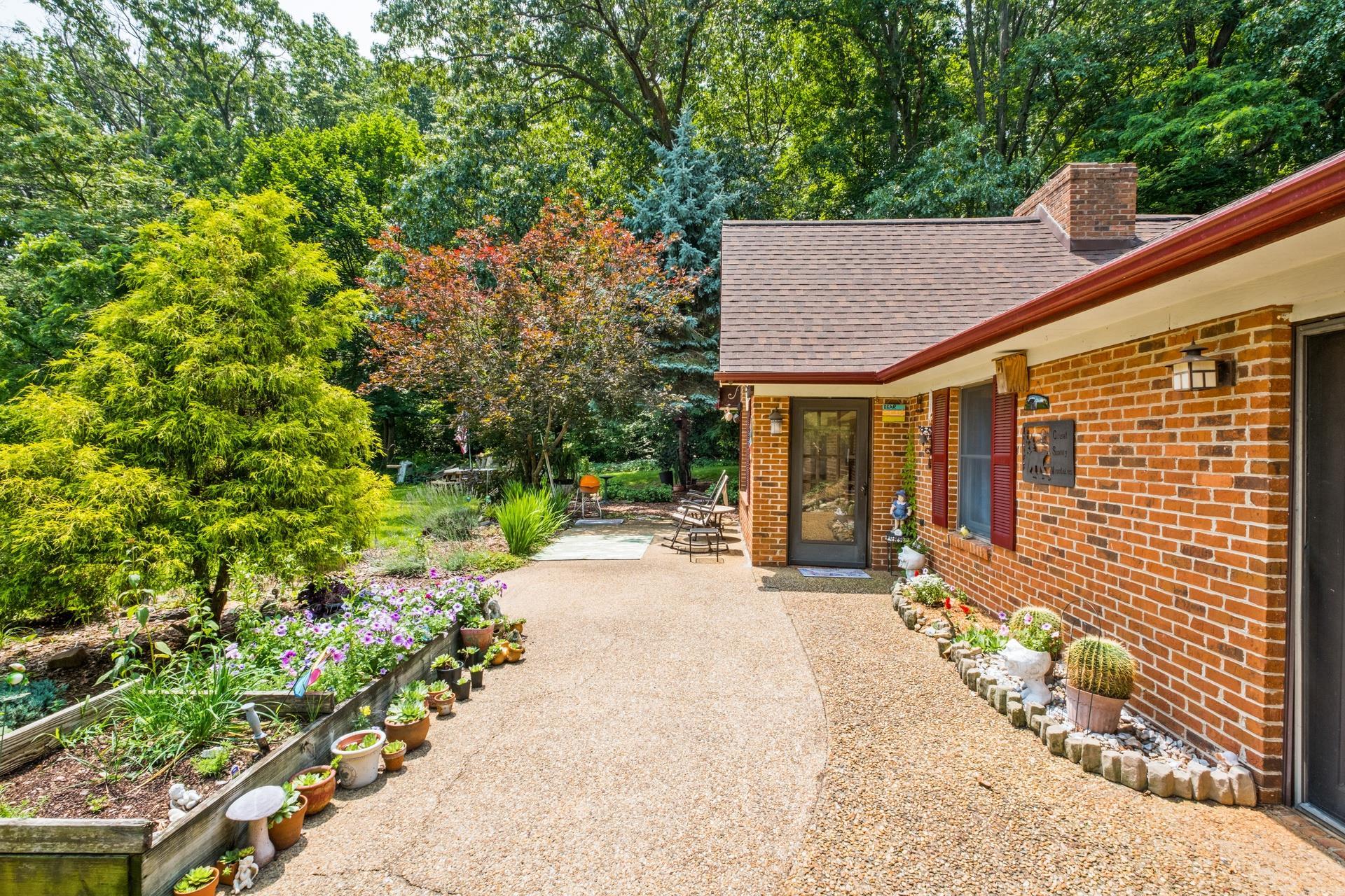 605 CHURCHMANS MILL RD, STUARTS DRAFT, Virginia 24477, 3 Bedrooms Bedrooms, ,2 BathroomsBathrooms,Residential,Cottage with Views!,605 CHURCHMANS MILL RD,665748 MLS # 665748