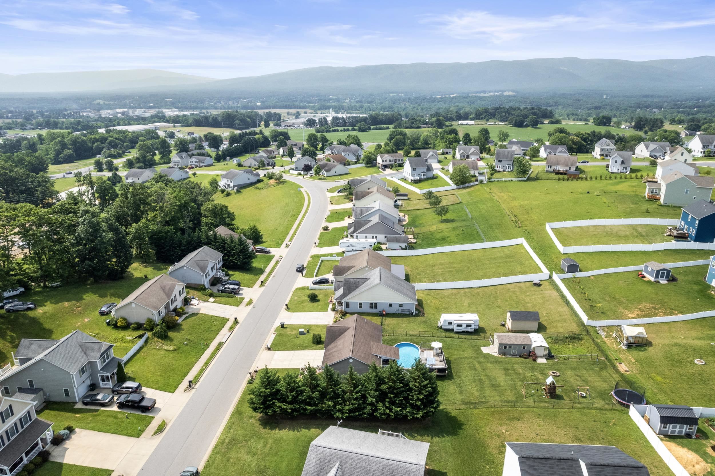96 LOFTY CIR, STUARTS DRAFT, Virginia 24477, 4 Bedrooms Bedrooms, ,3 BathroomsBathrooms,Residential,96 LOFTY CIR,665749 MLS # 665749