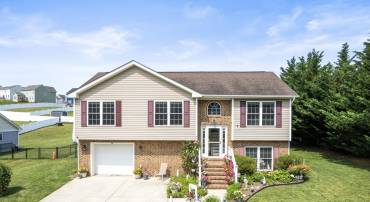 96 LOFTY CIR, STUARTS DRAFT, Virginia 24477, 4 Bedrooms Bedrooms, ,3 BathroomsBathrooms,Residential,96 LOFTY CIR,665749 MLS # 665749