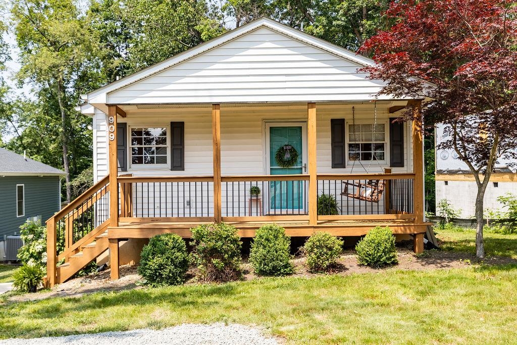 909 GARDNER ST, WAYNESBORO, Virginia 22980, 3 Bedrooms Bedrooms, ,1 BathroomBathrooms,Residential,909 GARDNER ST,665750 MLS # 665750