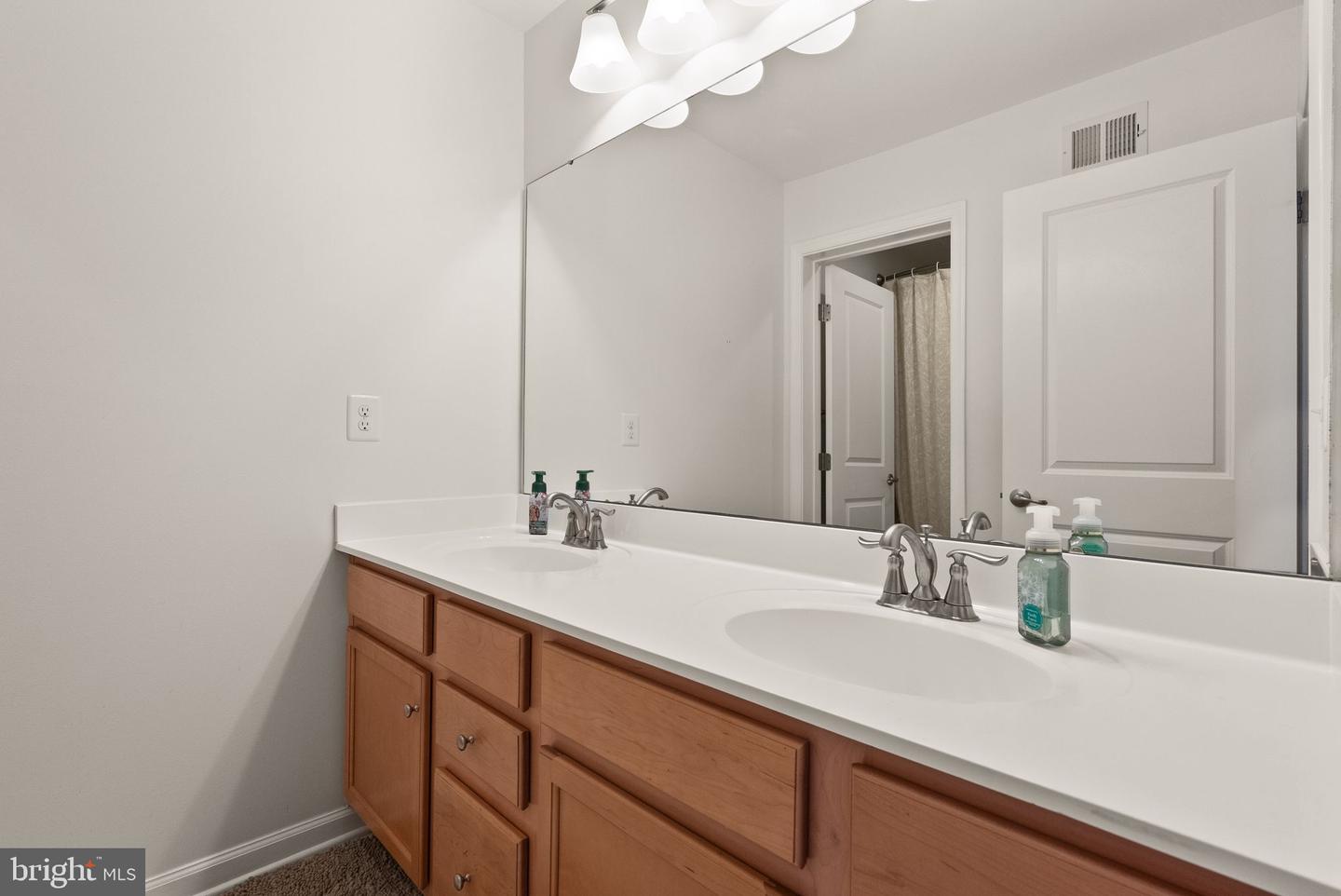25055 SULLIVAN TER, ALDIE, Virginia 20105, 3 Bedrooms Bedrooms, ,3 BathroomsBathrooms,Residential,For sale,25055 SULLIVAN TER,VALO2095044 MLS # VALO2095044