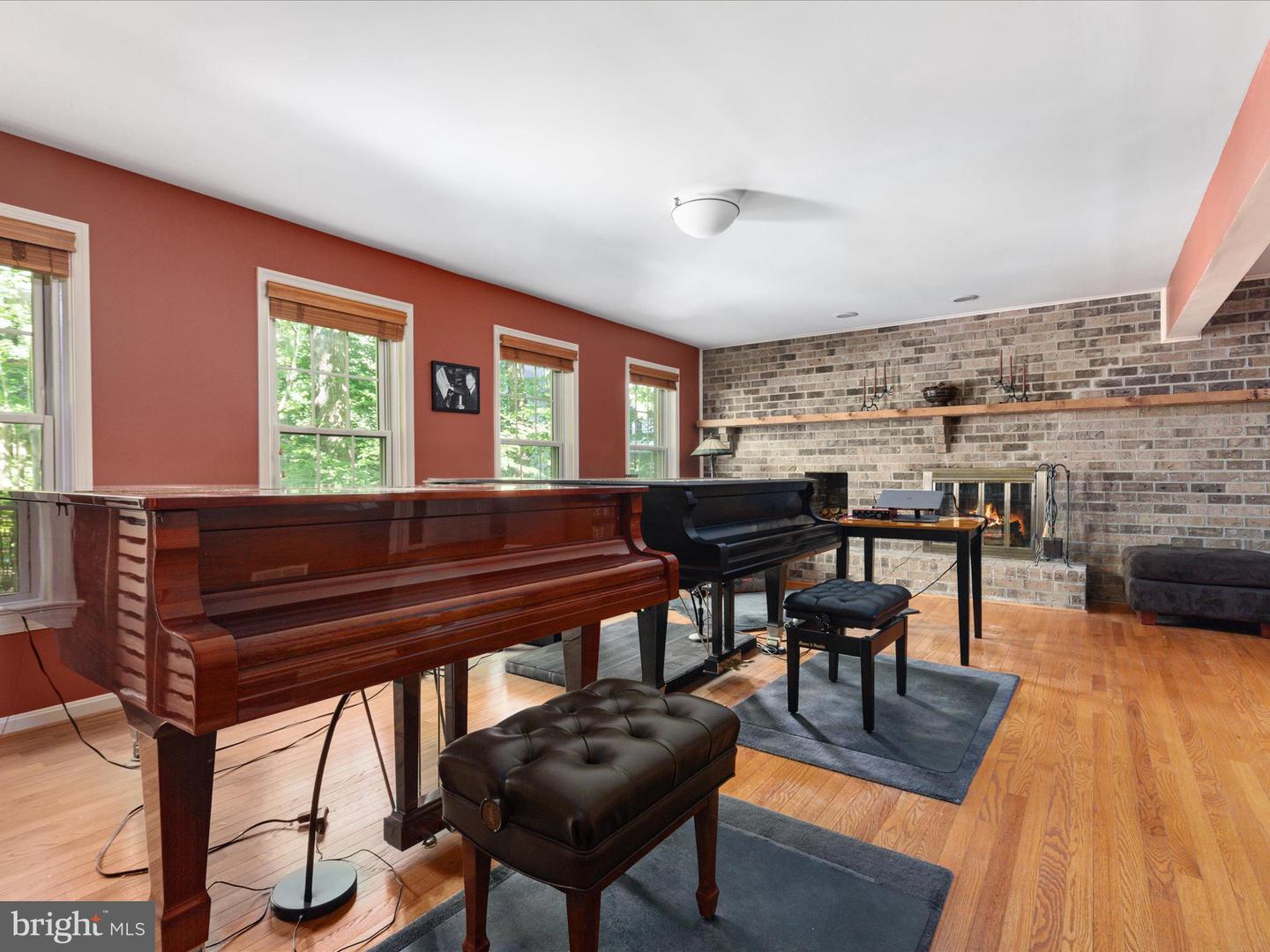 4819 BENTONBROOK DR, FAIRFAX, Virginia 22030, 4 Bedrooms Bedrooms, ,4 BathroomsBathrooms,Residential,For sale,4819 BENTONBROOK DR,VAFX2237178 MLS # VAFX2237178