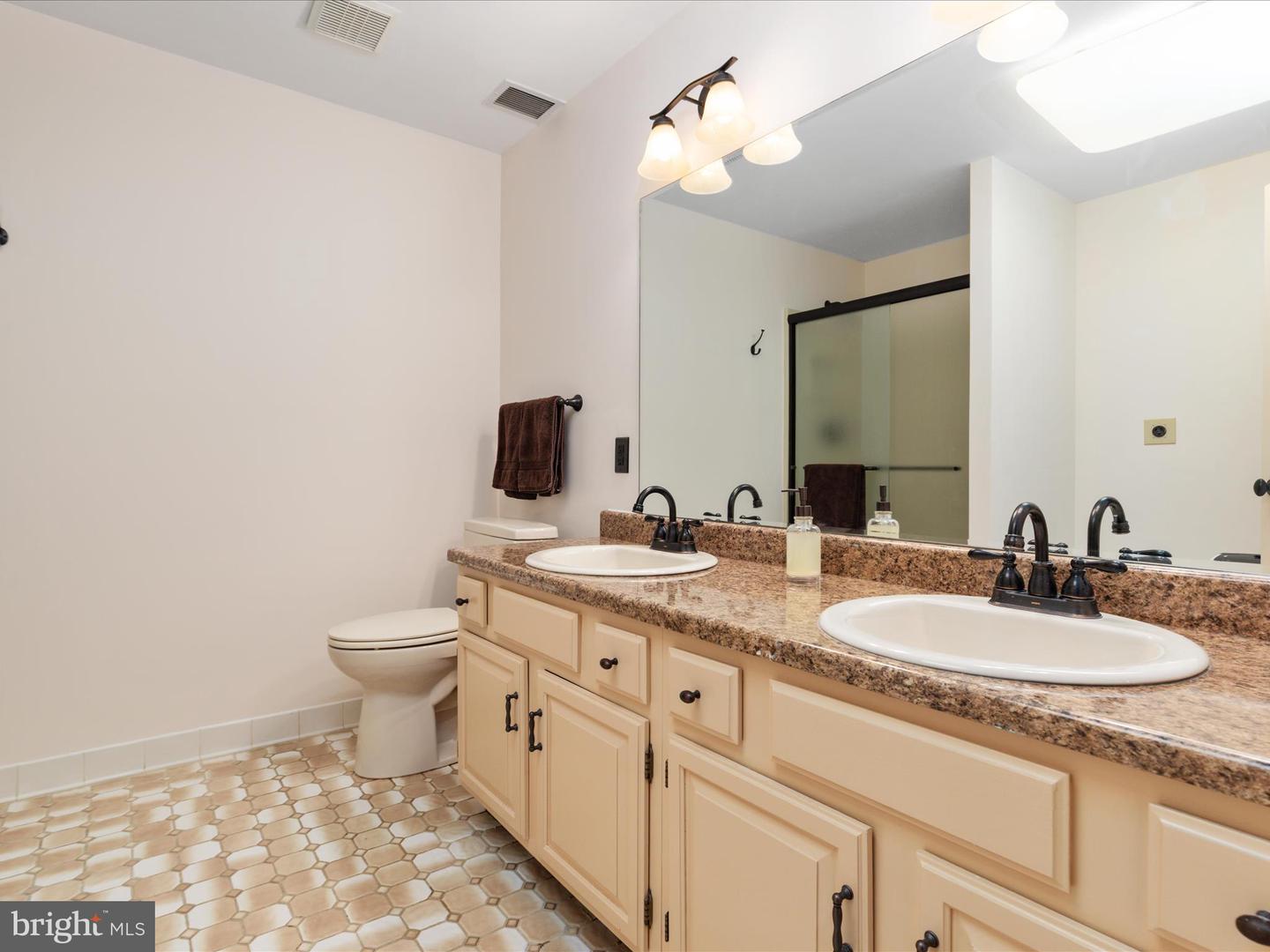 4819 BENTONBROOK DR, FAIRFAX, Virginia 22030, 4 Bedrooms Bedrooms, ,4 BathroomsBathrooms,Residential,For sale,4819 BENTONBROOK DR,VAFX2237178 MLS # VAFX2237178