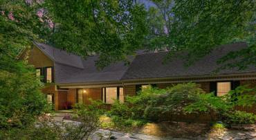 4819 BENTONBROOK DR, FAIRFAX, Virginia 22030, 4 Bedrooms Bedrooms, ,4 BathroomsBathrooms,Residential,For sale,4819 BENTONBROOK DR,VAFX2237178 MLS # VAFX2237178
