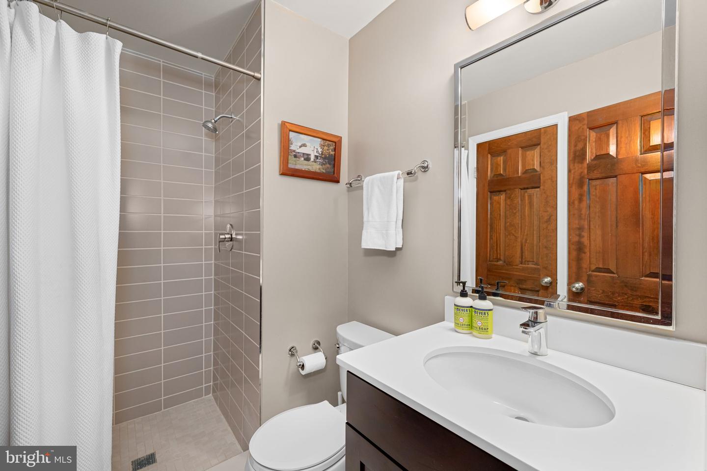 9206 NORTHEDGE DR, SPRINGFIELD, Virginia 22153, 3 Bedrooms Bedrooms, ,3 BathroomsBathrooms,Residential,For sale,9206 NORTHEDGE DR,VAFX2237628 MLS # VAFX2237628