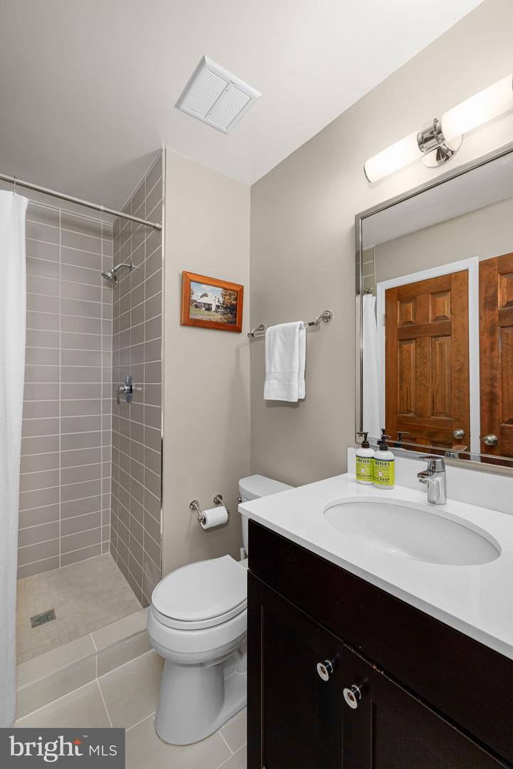 9206 NORTHEDGE DR, SPRINGFIELD, Virginia 22153, 3 Bedrooms Bedrooms, ,3 BathroomsBathrooms,Residential,For sale,9206 NORTHEDGE DR,VAFX2237628 MLS # VAFX2237628
