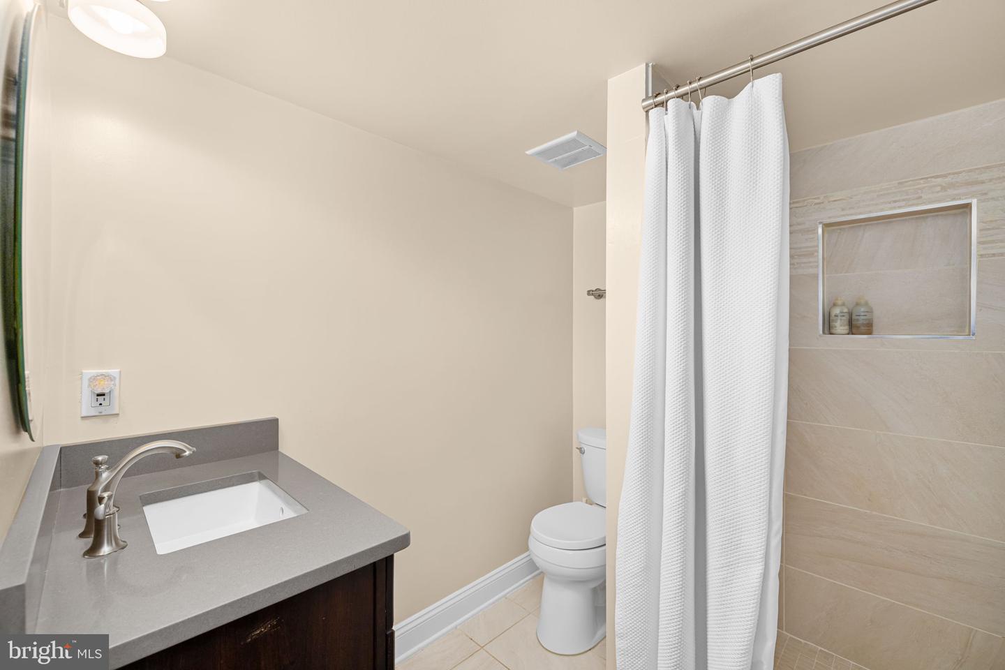 9206 NORTHEDGE DR, SPRINGFIELD, Virginia 22153, 3 Bedrooms Bedrooms, ,3 BathroomsBathrooms,Residential,For sale,9206 NORTHEDGE DR,VAFX2237628 MLS # VAFX2237628