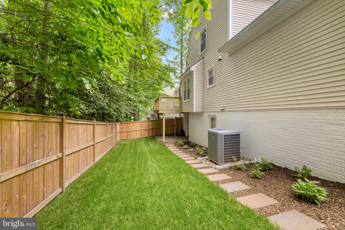 9206 NORTHEDGE DR, SPRINGFIELD, Virginia 22153, 3 Bedrooms Bedrooms, ,3 BathroomsBathrooms,Residential,For sale,9206 NORTHEDGE DR,VAFX2237628 MLS # VAFX2237628