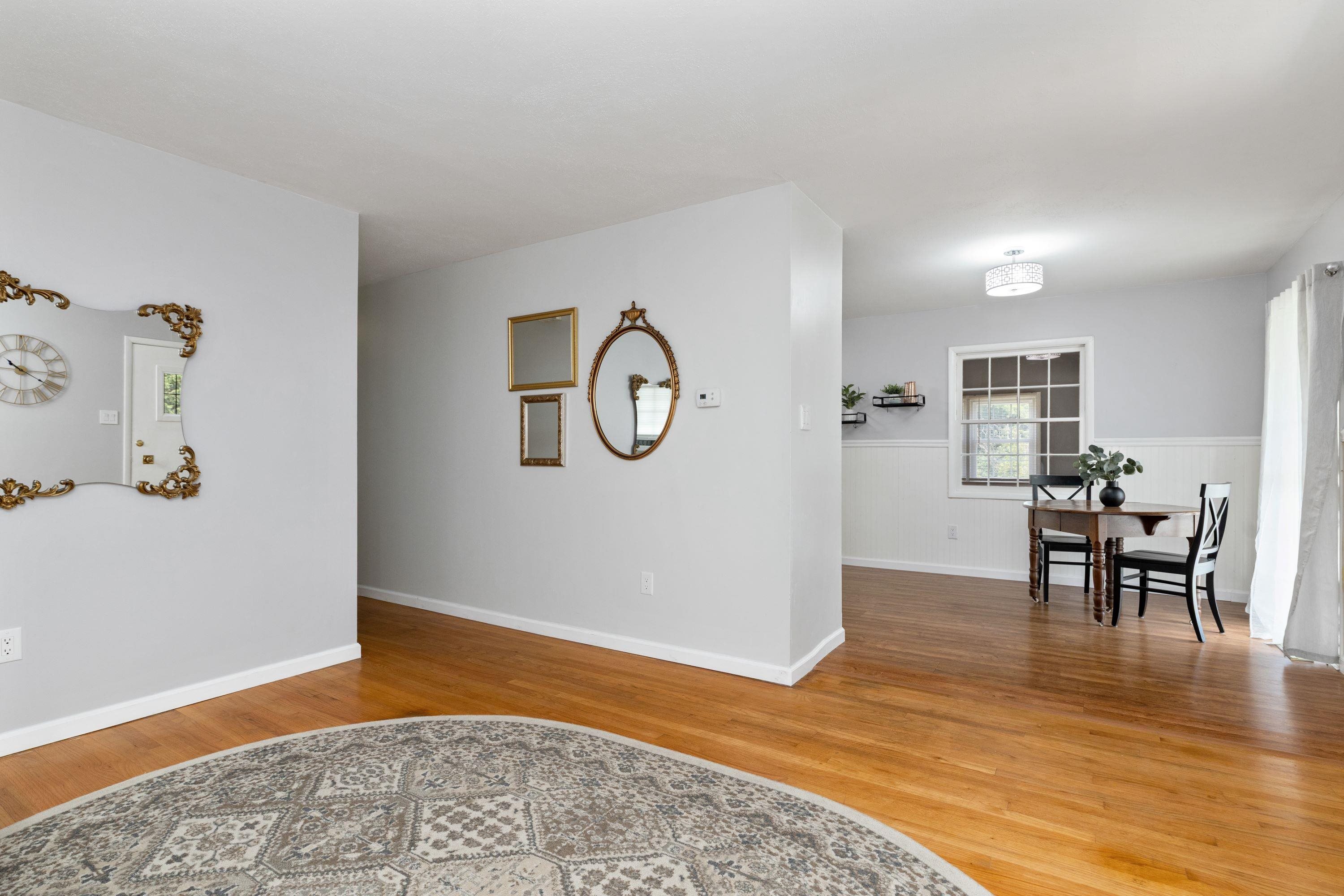 208 THOMAS ST, STAUNTON, Virginia 24401, 3 Bedrooms Bedrooms, ,1 BathroomBathrooms,Residential,208 THOMAS ST,665752 MLS # 665752