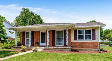 208 THOMAS ST, STAUNTON, Virginia 24401, 3 Bedrooms Bedrooms, ,1 BathroomBathrooms,Residential,208 THOMAS ST,665752 MLS # 665752