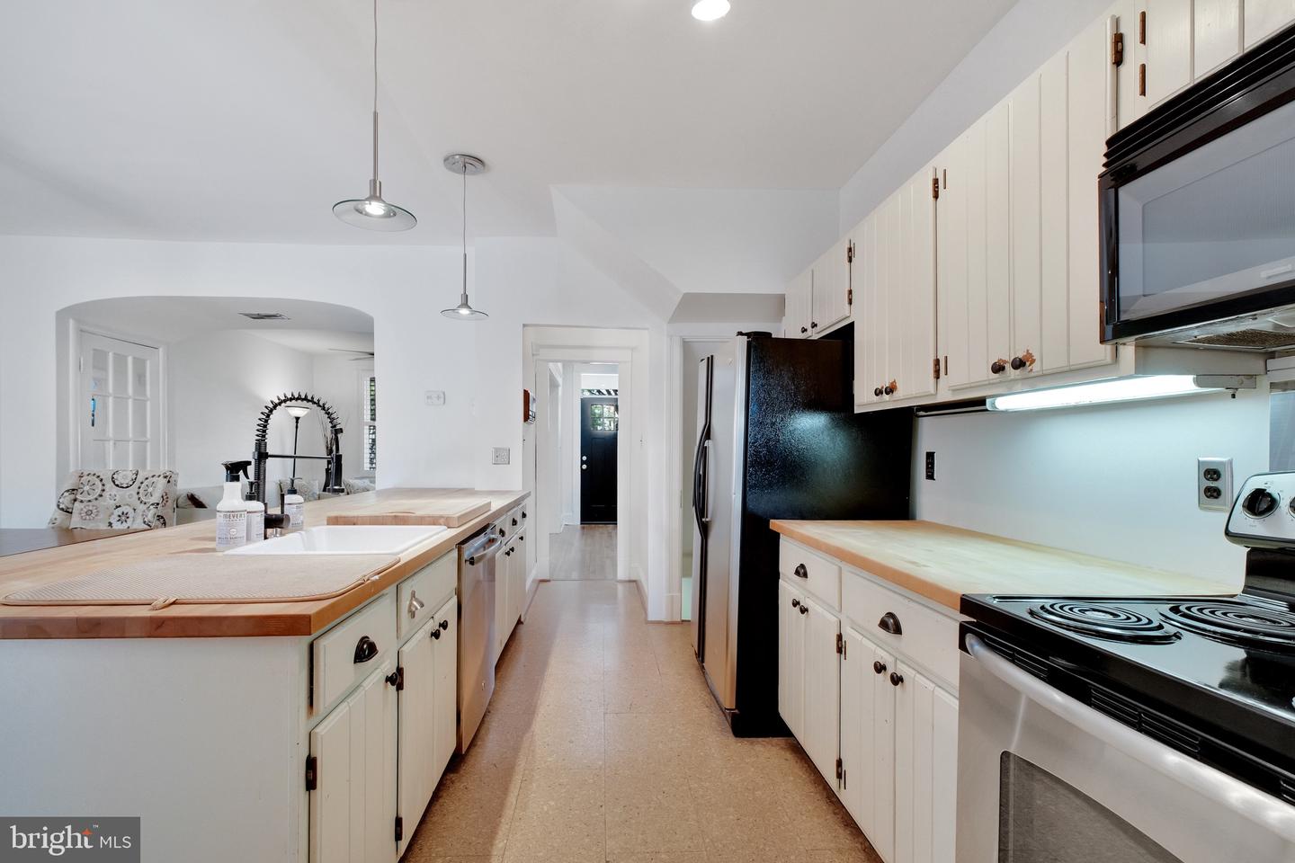 4828 ILLINOIS AVE NW, WASHINGTON, District Of Columbia 20011, 3 Bedrooms Bedrooms, ,2 BathroomsBathrooms,Residential,For sale,4828 ILLINOIS AVE NW,DCDC2198984 MLS # DCDC2198984