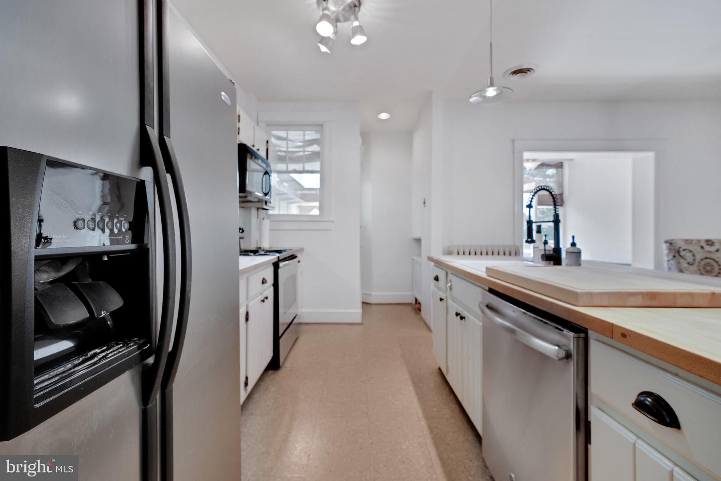4828 ILLINOIS AVE NW, WASHINGTON, District Of Columbia 20011, 3 Bedrooms Bedrooms, ,2 BathroomsBathrooms,Residential,For sale,4828 ILLINOIS AVE NW,DCDC2198984 MLS # DCDC2198984