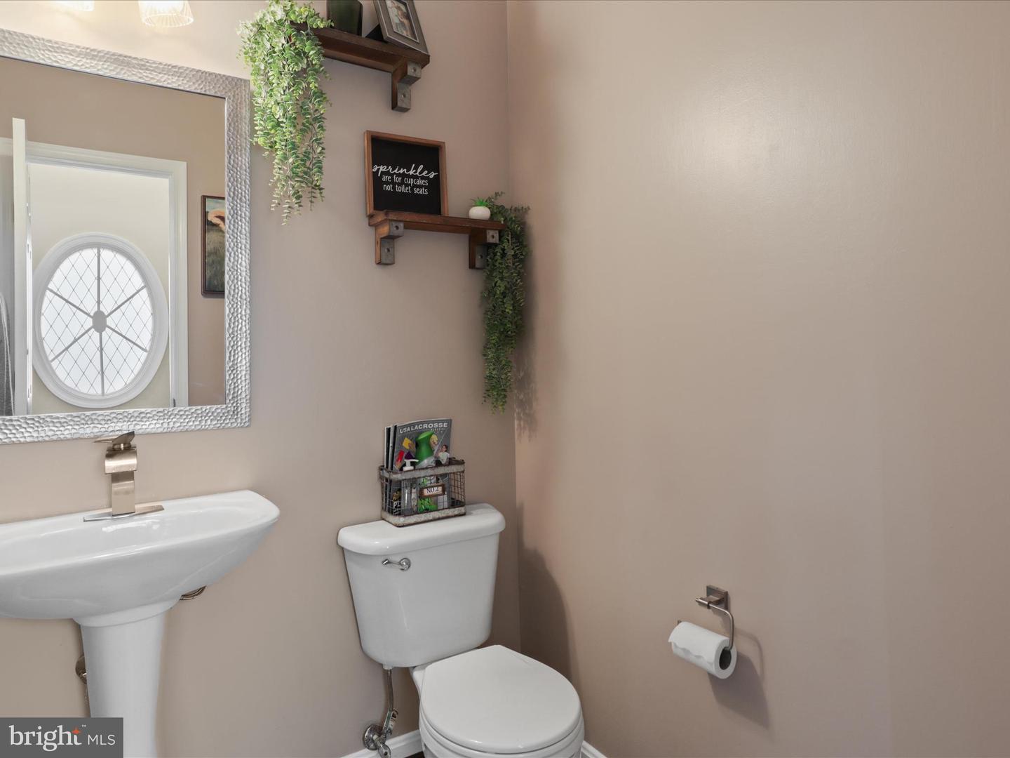 6213 OAKLAND DR, WOODBRIDGE, Virginia 22193, 4 Bedrooms Bedrooms, ,3 BathroomsBathrooms,Residential,For sale,6213 OAKLAND DR,VAPW2094256 MLS # VAPW2094256