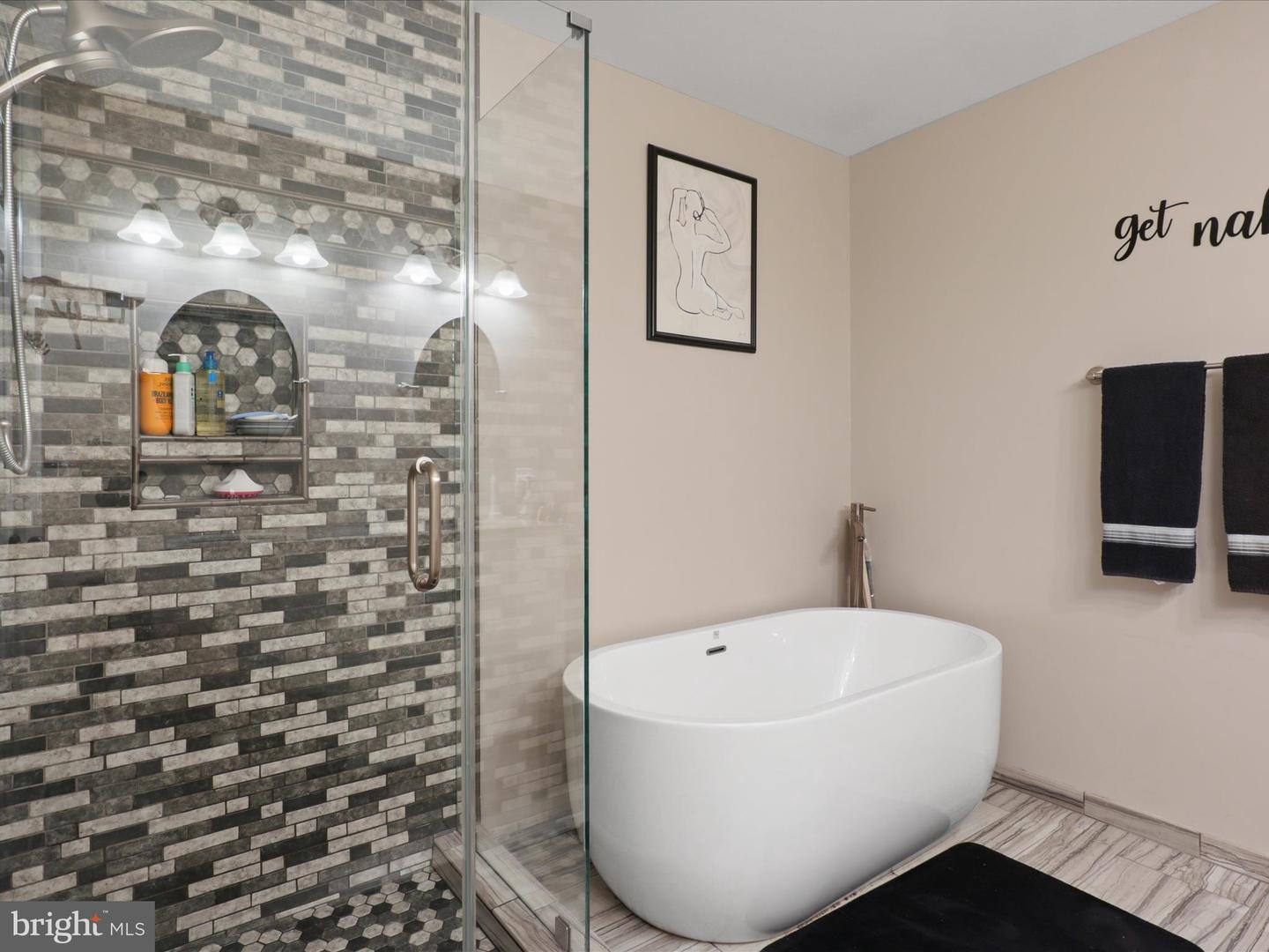 6213 OAKLAND DR, WOODBRIDGE, Virginia 22193, 4 Bedrooms Bedrooms, ,3 BathroomsBathrooms,Residential,For sale,6213 OAKLAND DR,VAPW2094256 MLS # VAPW2094256