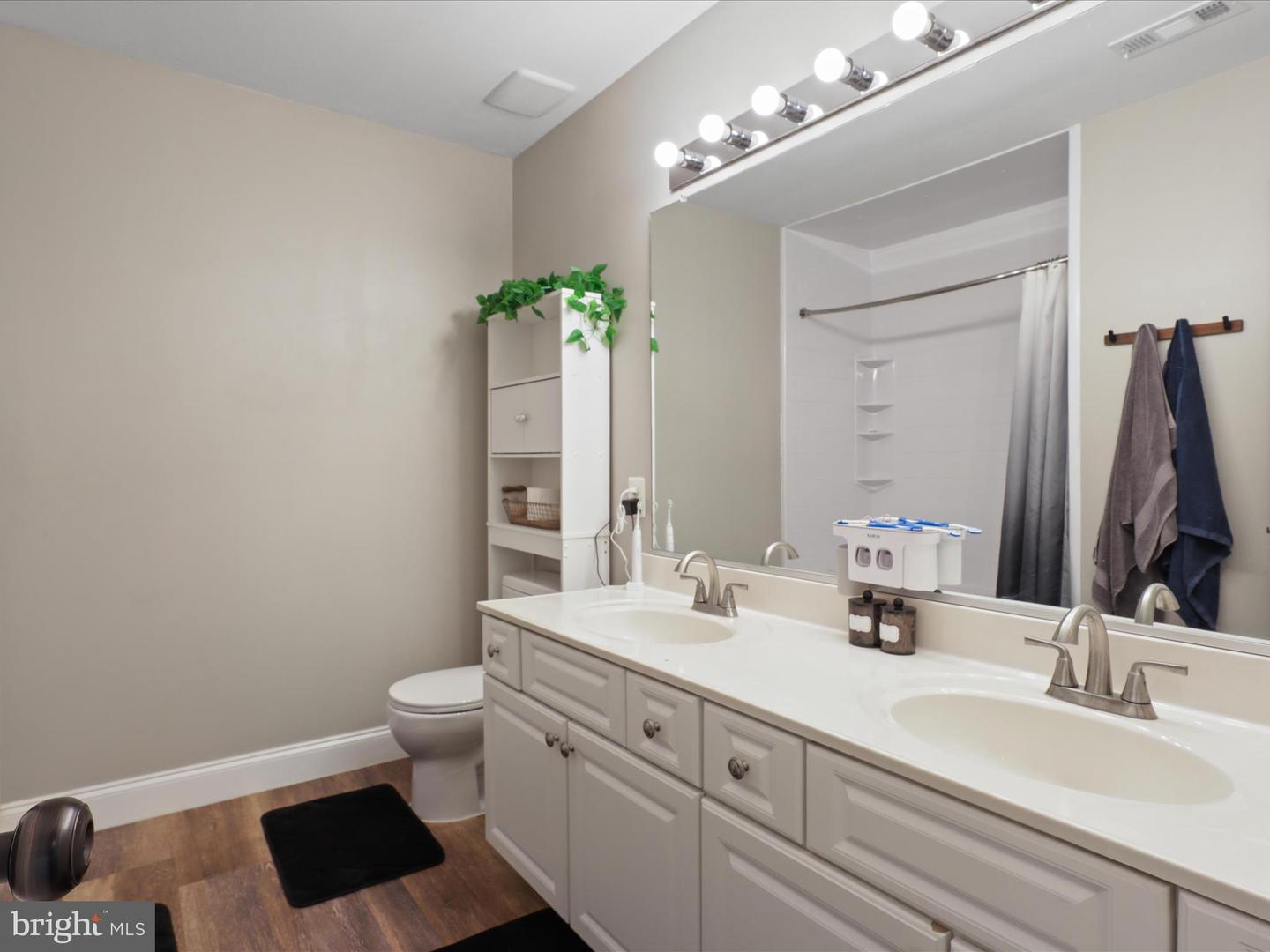 6213 OAKLAND DR, WOODBRIDGE, Virginia 22193, 4 Bedrooms Bedrooms, ,3 BathroomsBathrooms,Residential,For sale,6213 OAKLAND DR,VAPW2094256 MLS # VAPW2094256