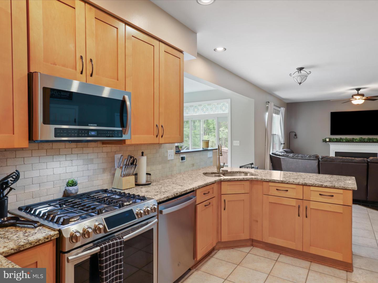 6213 OAKLAND DR, WOODBRIDGE, Virginia 22193, 4 Bedrooms Bedrooms, ,3 BathroomsBathrooms,Residential,For sale,6213 OAKLAND DR,VAPW2094256 MLS # VAPW2094256