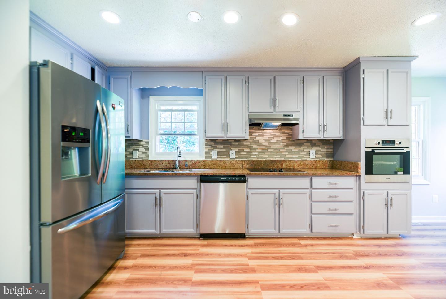 125 OAK VIEW DR SE, LEESBURG, Virginia 20175, 4 Bedrooms Bedrooms, ,2 BathroomsBathrooms,Residential,For sale,125 OAK VIEW DR SE,VALO2095906 MLS # VALO2095906