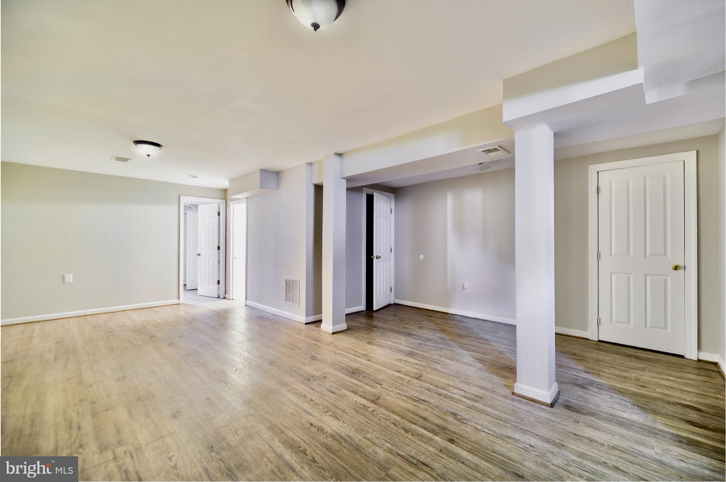 125 OAK VIEW DR SE, LEESBURG, Virginia 20175, 4 Bedrooms Bedrooms, ,2 BathroomsBathrooms,Residential,For sale,125 OAK VIEW DR SE,VALO2095906 MLS # VALO2095906