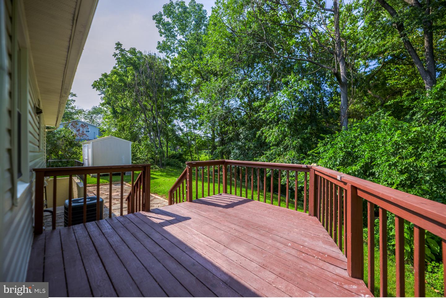 125 OAK VIEW DR SE, LEESBURG, Virginia 20175, 4 Bedrooms Bedrooms, ,2 BathroomsBathrooms,Residential,For sale,125 OAK VIEW DR SE,VALO2095906 MLS # VALO2095906