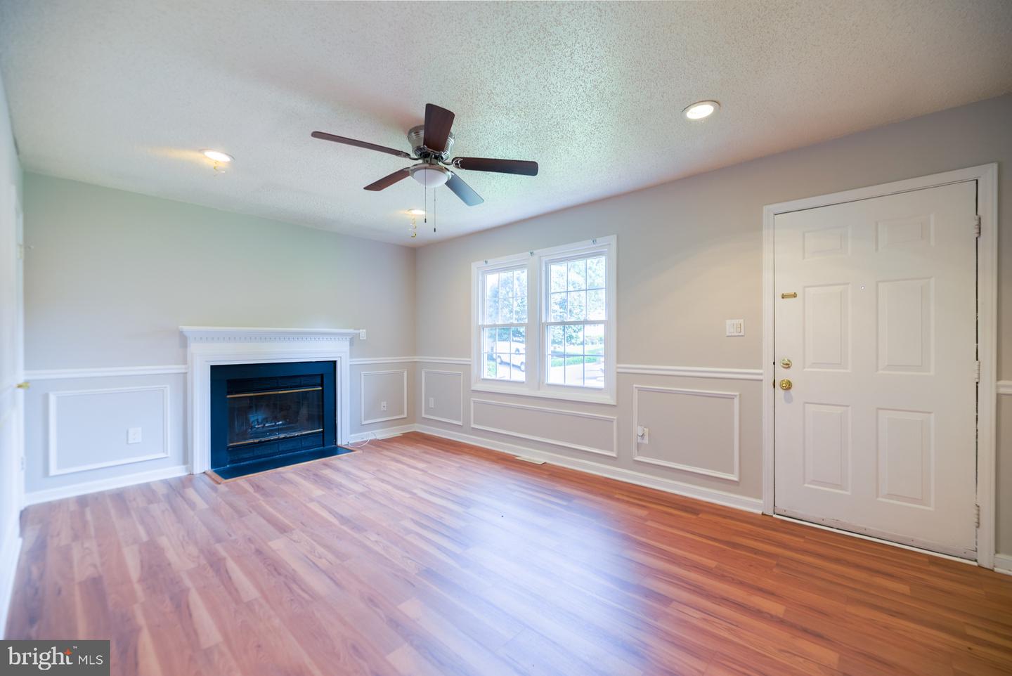 125 OAK VIEW DR SE, LEESBURG, Virginia 20175, 4 Bedrooms Bedrooms, ,2 BathroomsBathrooms,Residential,For sale,125 OAK VIEW DR SE,VALO2095906 MLS # VALO2095906