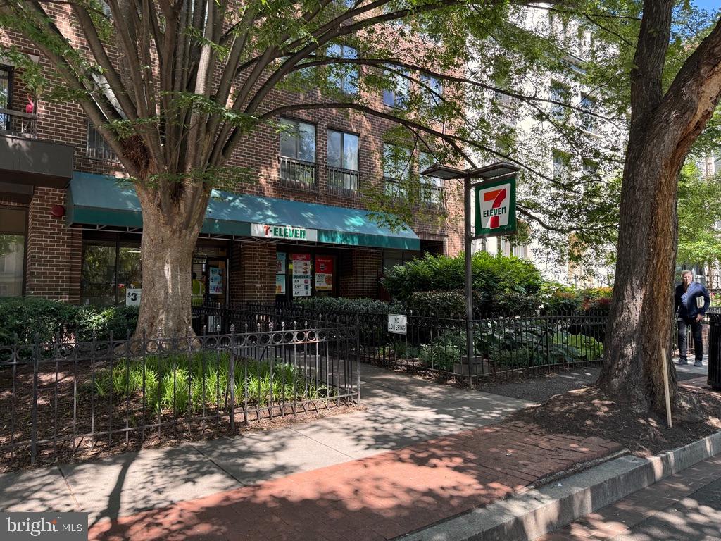 1726 17TH ST NW #203, WASHINGTON, District Of Columbia 20009, 1 Bedroom Bedrooms, ,1 BathroomBathrooms,Residential,For sale,1726 17TH ST NW #203,DCDC2199894 MLS # DCDC2199894