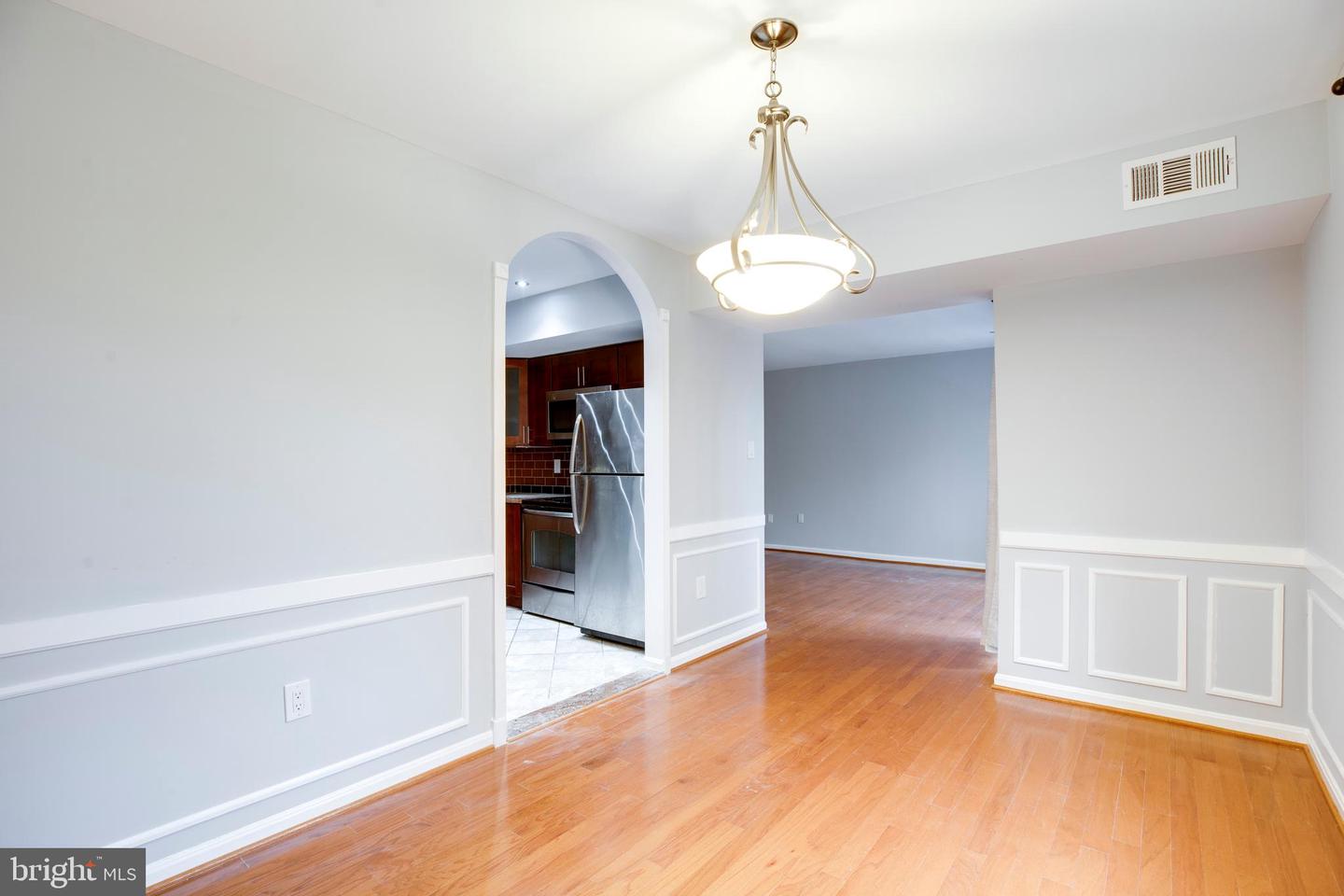 9737 KINGS CROWN CT #102, FAIRFAX, Virginia 22031, 2 Bedrooms Bedrooms, ,2 BathroomsBathrooms,Residential,For sale,9737 KINGS CROWN CT #102,VAFX2240100 MLS # VAFX2240100