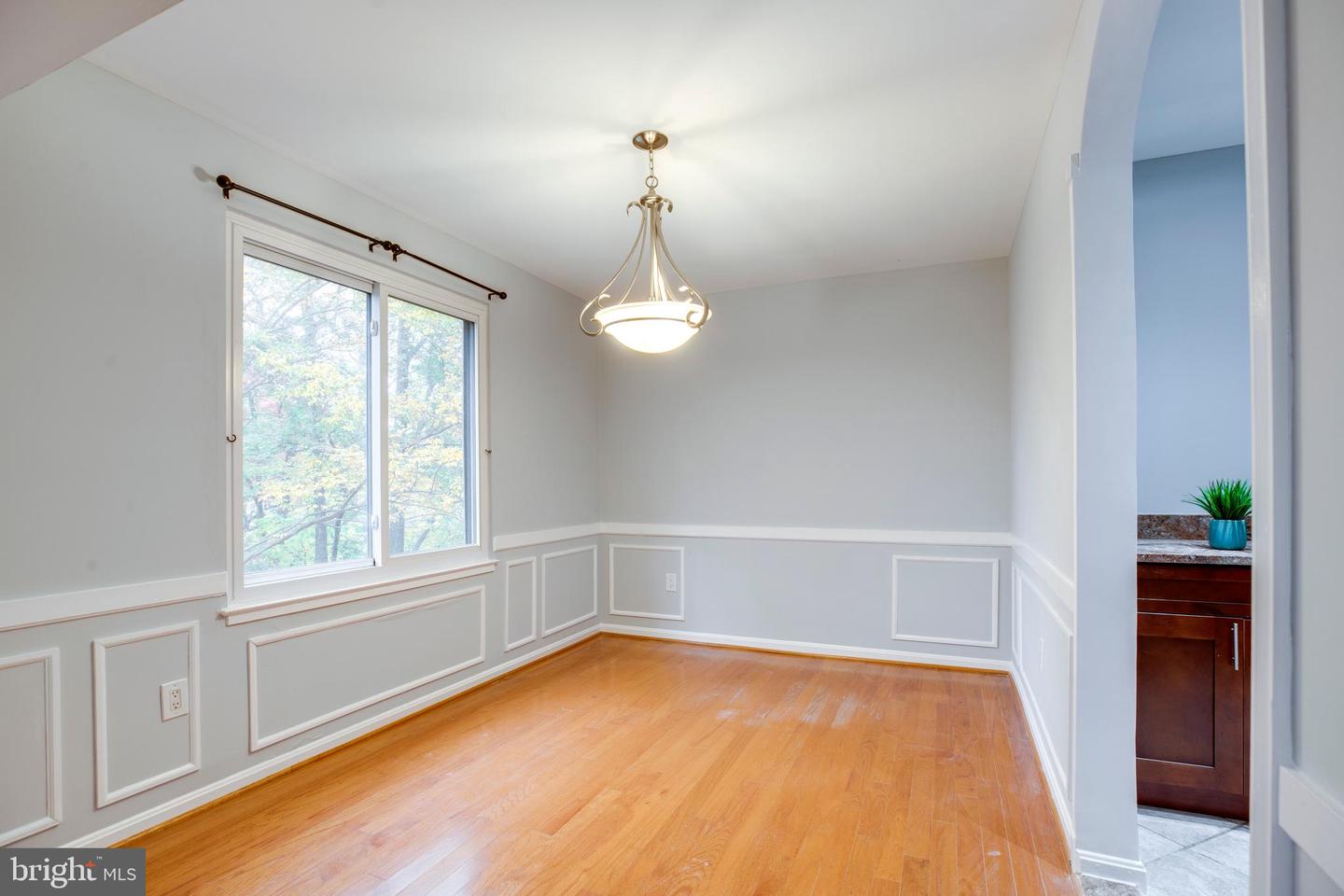 9737 KINGS CROWN CT #102, FAIRFAX, Virginia 22031, 2 Bedrooms Bedrooms, ,2 BathroomsBathrooms,Residential,For sale,9737 KINGS CROWN CT #102,VAFX2240100 MLS # VAFX2240100