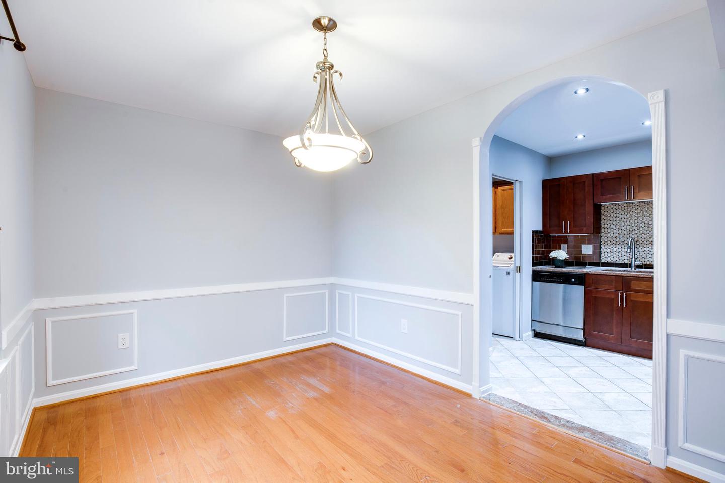 9737 KINGS CROWN CT #102, FAIRFAX, Virginia 22031, 2 Bedrooms Bedrooms, ,2 BathroomsBathrooms,Residential,For sale,9737 KINGS CROWN CT #102,VAFX2240100 MLS # VAFX2240100