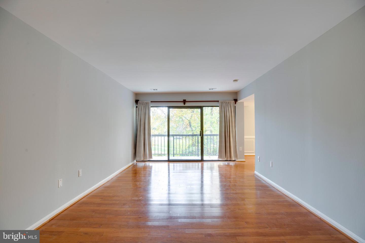 9737 KINGS CROWN CT #102, FAIRFAX, Virginia 22031, 2 Bedrooms Bedrooms, ,2 BathroomsBathrooms,Residential,For sale,9737 KINGS CROWN CT #102,VAFX2240100 MLS # VAFX2240100